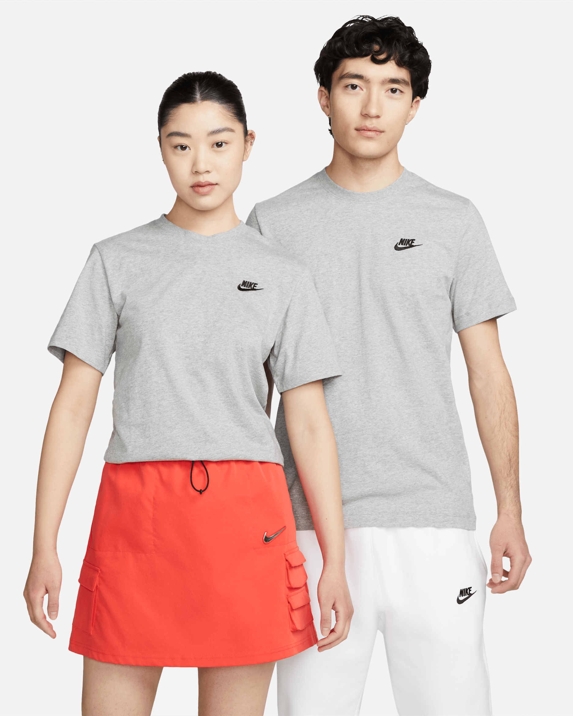 Nike Sportswear Club Men's T-Shirt - Dark Grey Heather/Black