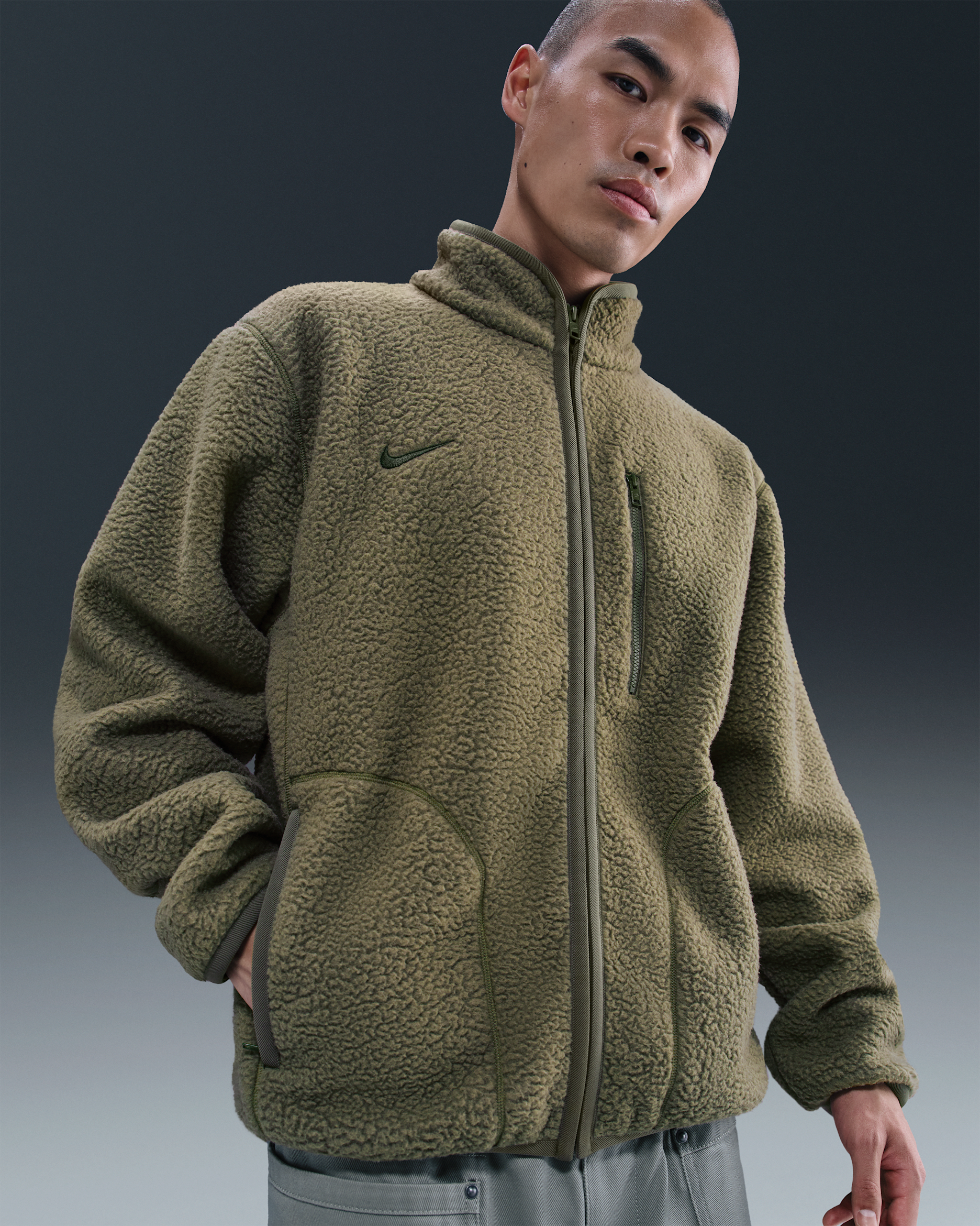 Chamarra acondicionada para el invierno para hombre Nike Sportswear Club - Oliva medio