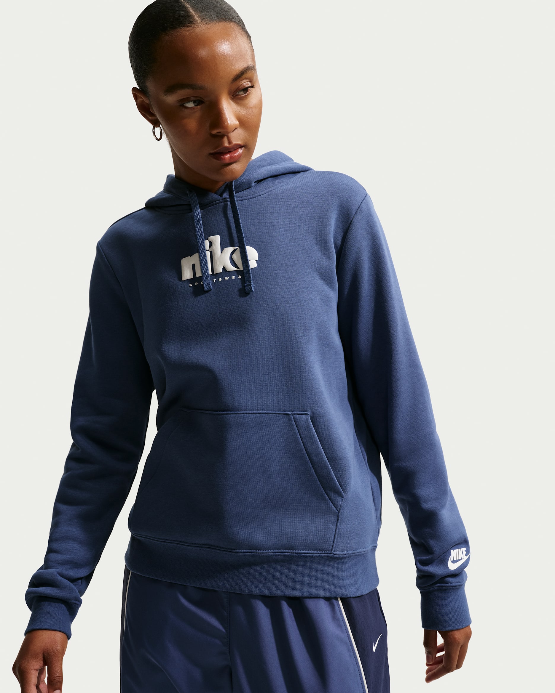 Nike Sportswear Club Fleece Women's Graphic Pullover Hoodie - Mystic Navy/White