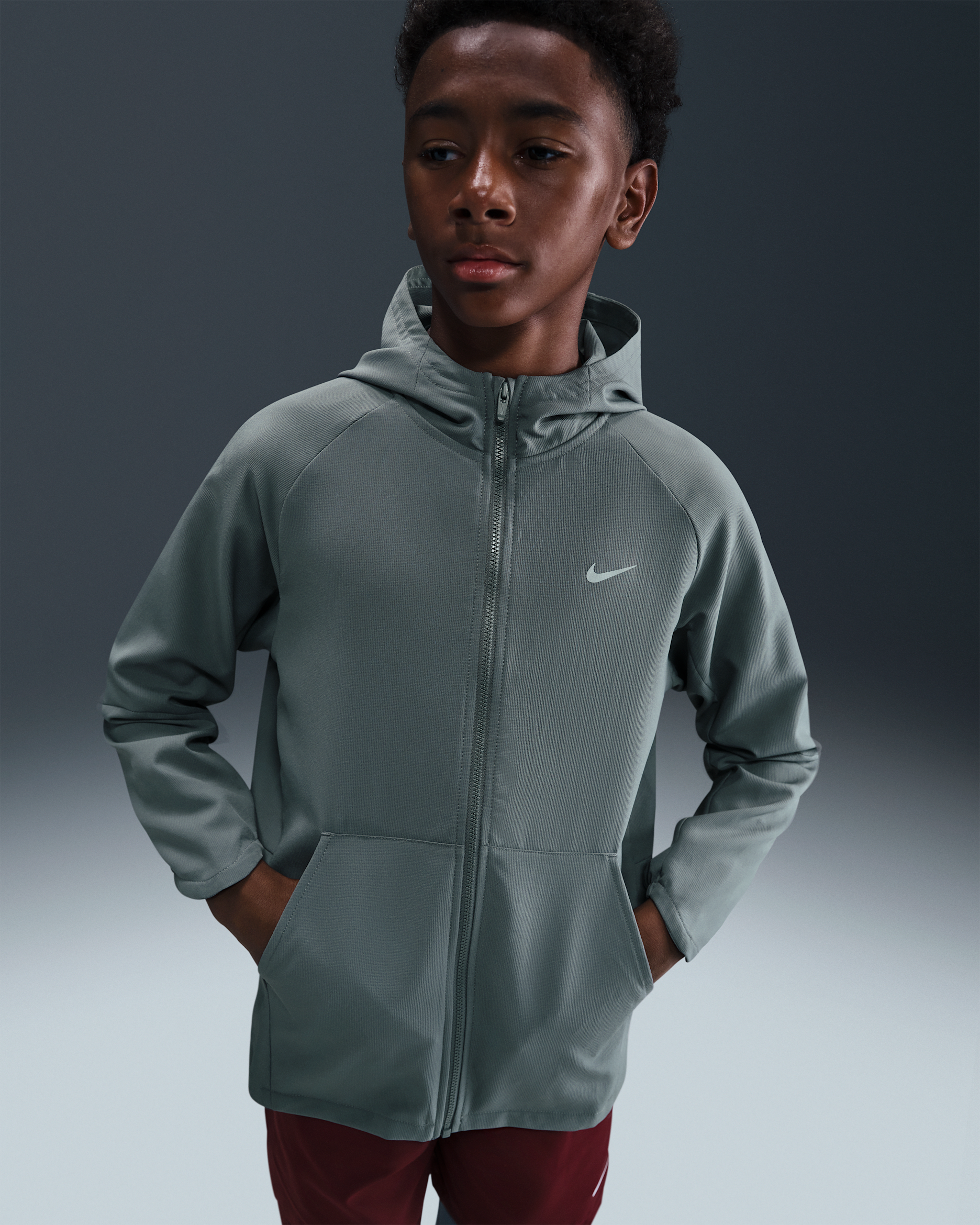 Nike Dri-FIT UV Trainingsjacke (ältere Kinder) - Smoke Grey