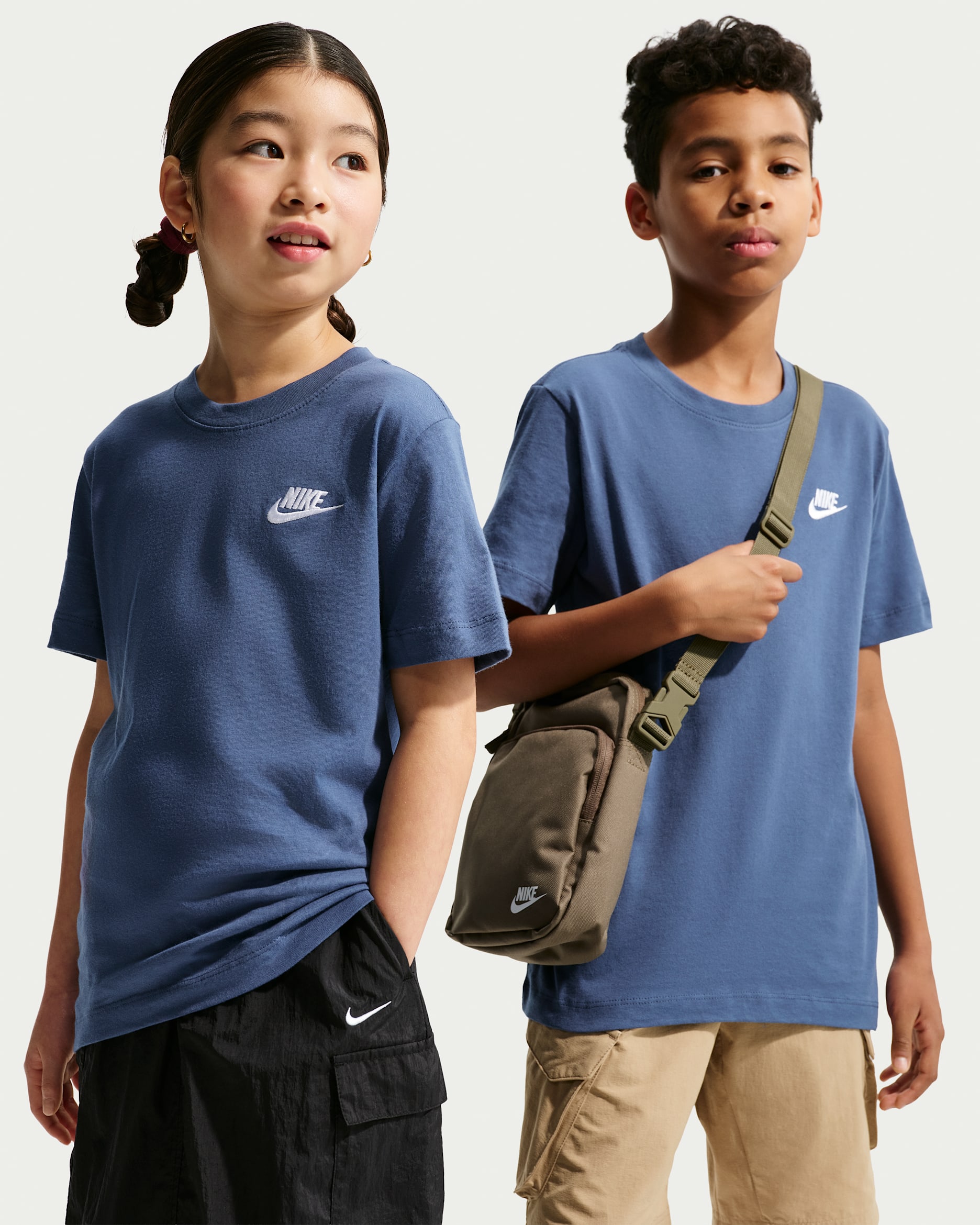 Nike Sportswear Older Kids' T-Shirt - Mystic Navy