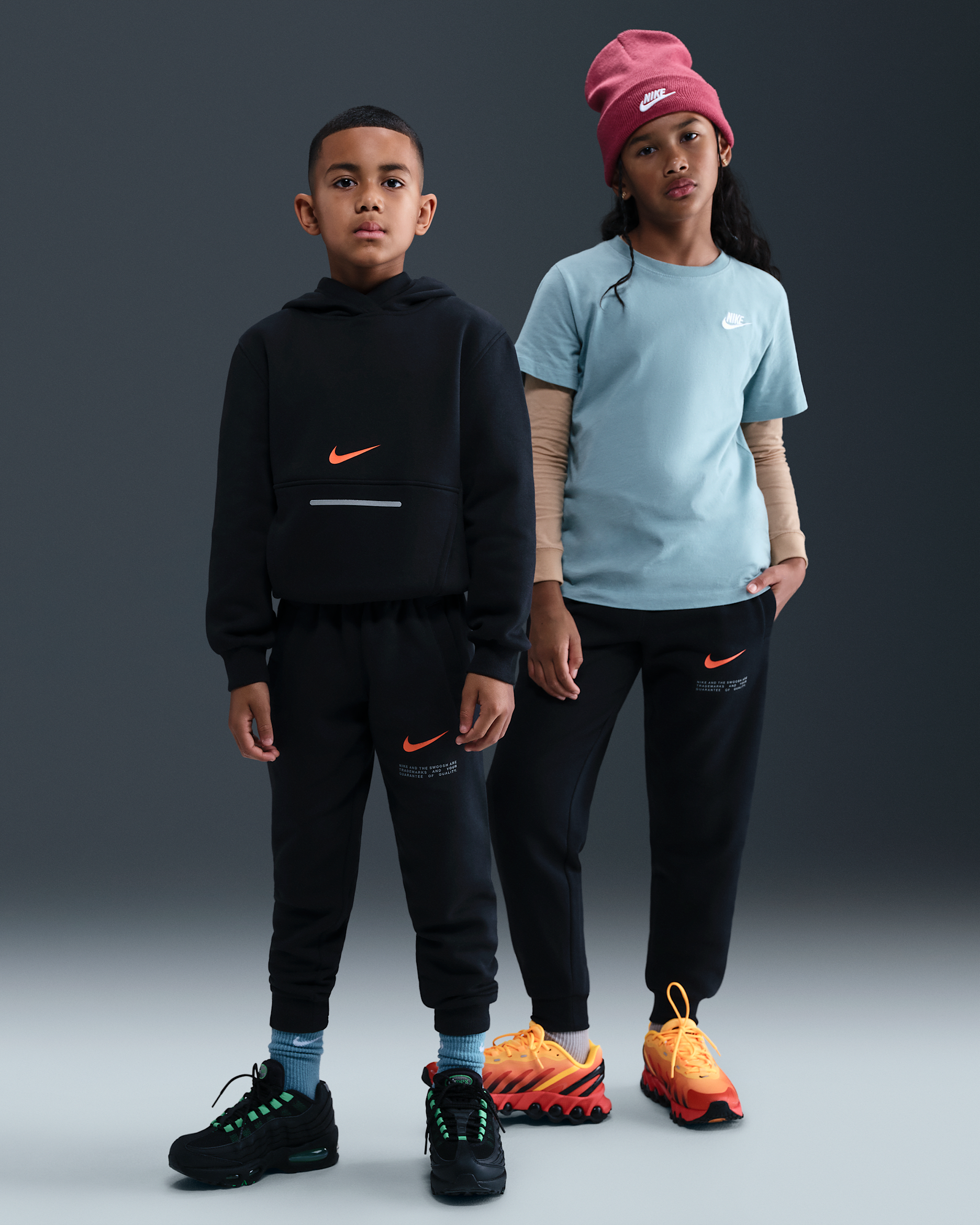 Nike Sportswear Club Fleece Older Kids' Joggers - Black/Black/Safety Orange