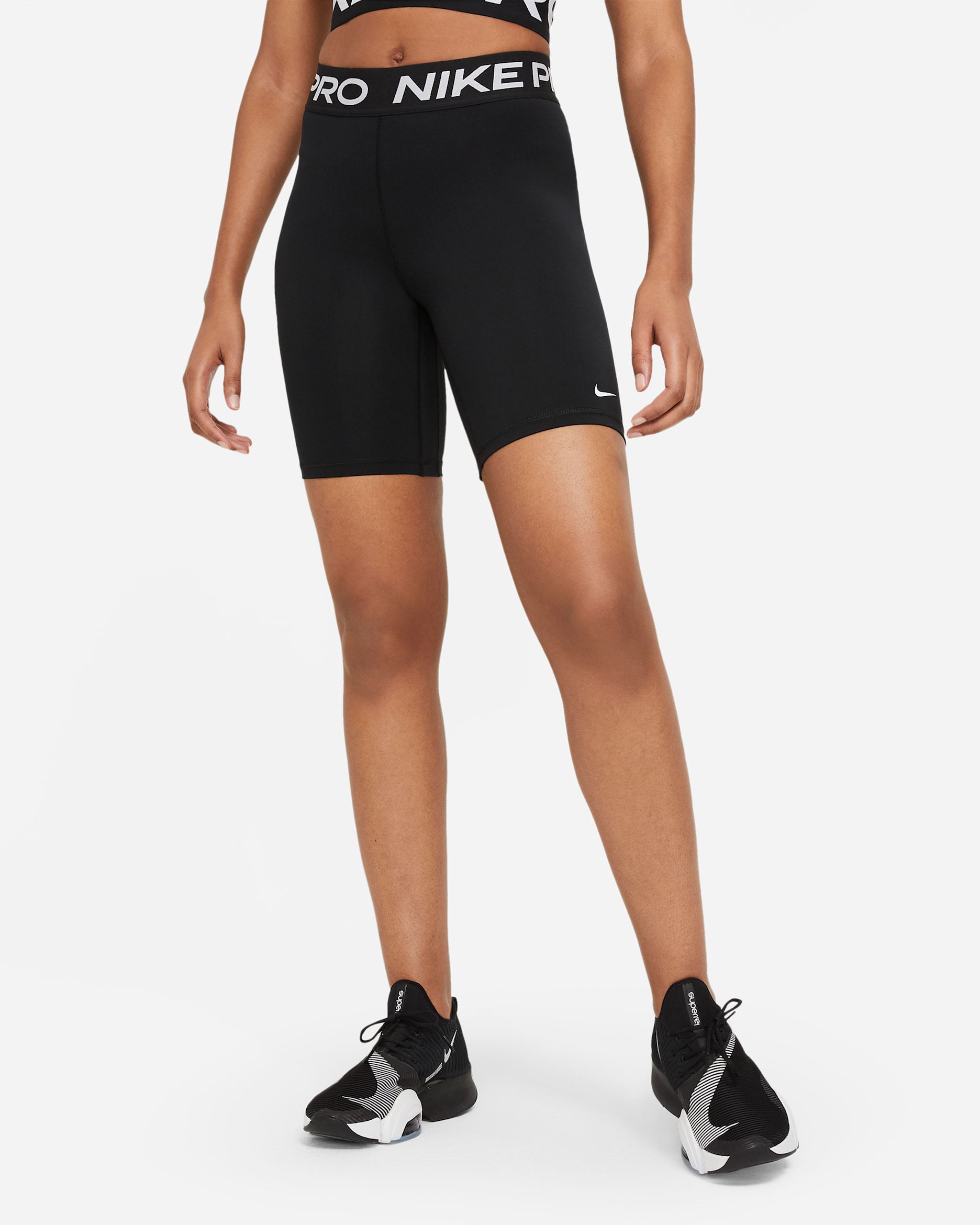Nike Pro 365 shorts til dame (20 cm) - Svart/Hvit