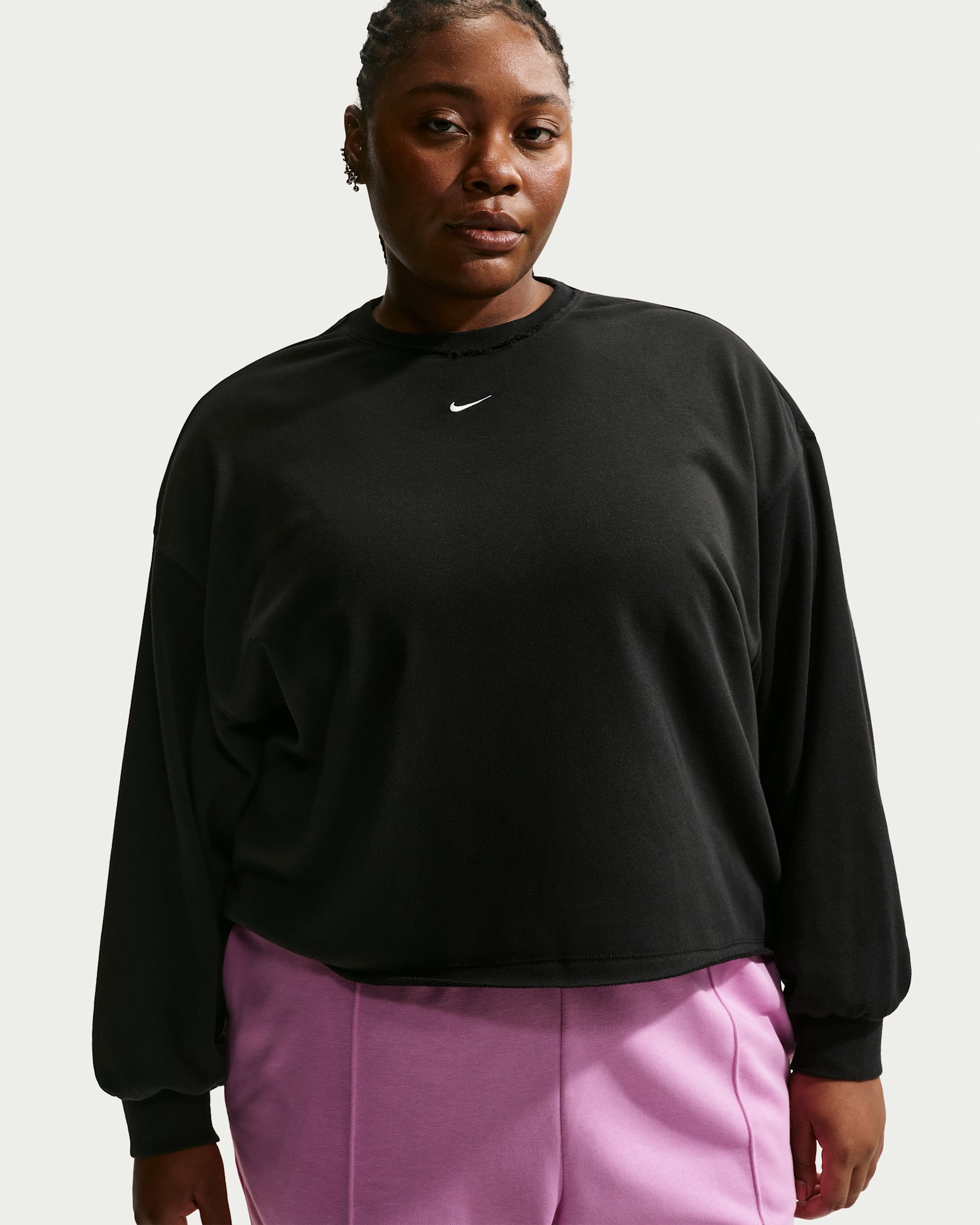 Sudadera de cuello redondo de French Terry oversized para mujer (talla grande) Nike Sportswear Chill Terry - Negro/Blanco/Vela