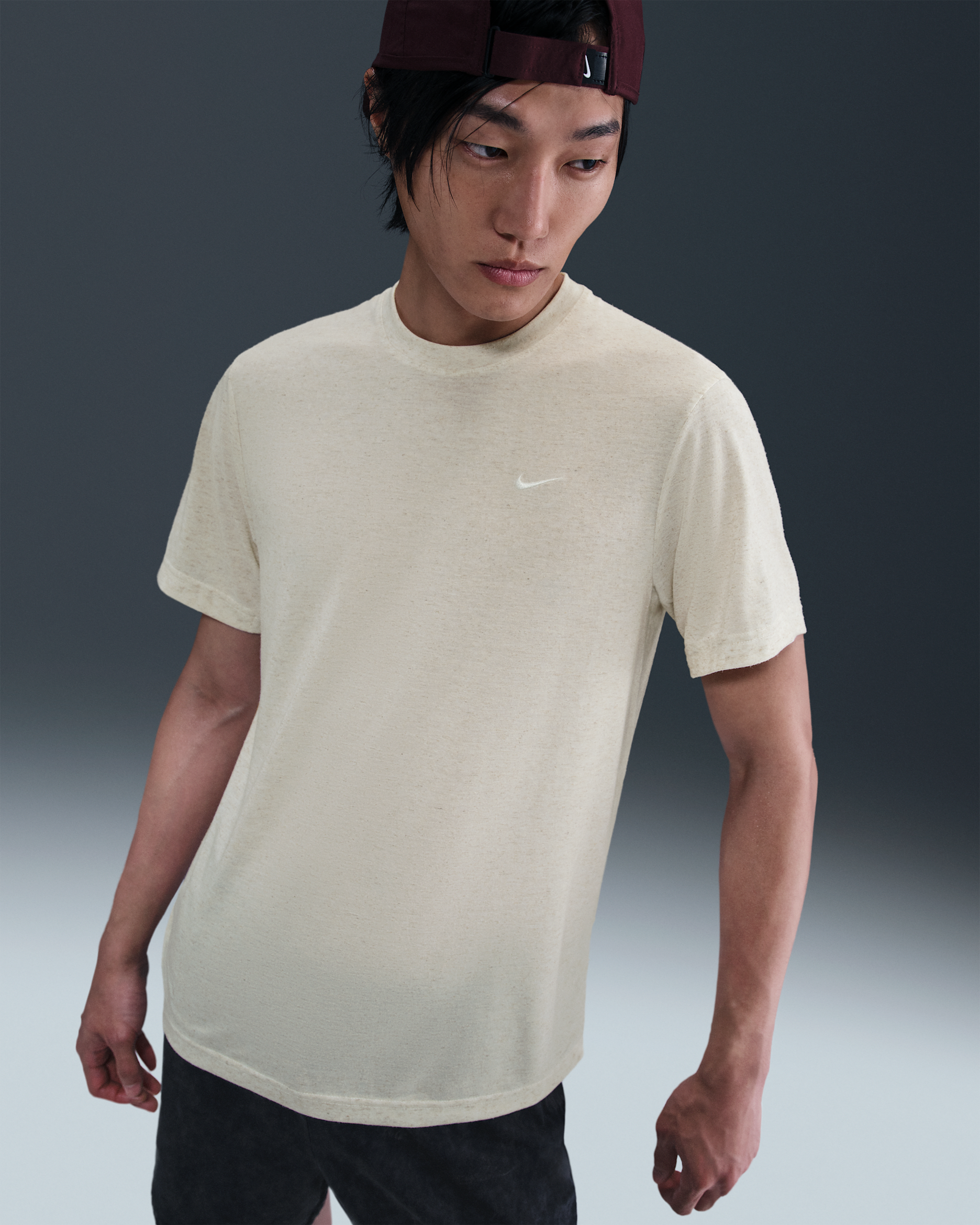 ナイキ プライマリー メンズ Dri-FIT パフォーマンス トップ - セイル/セイル