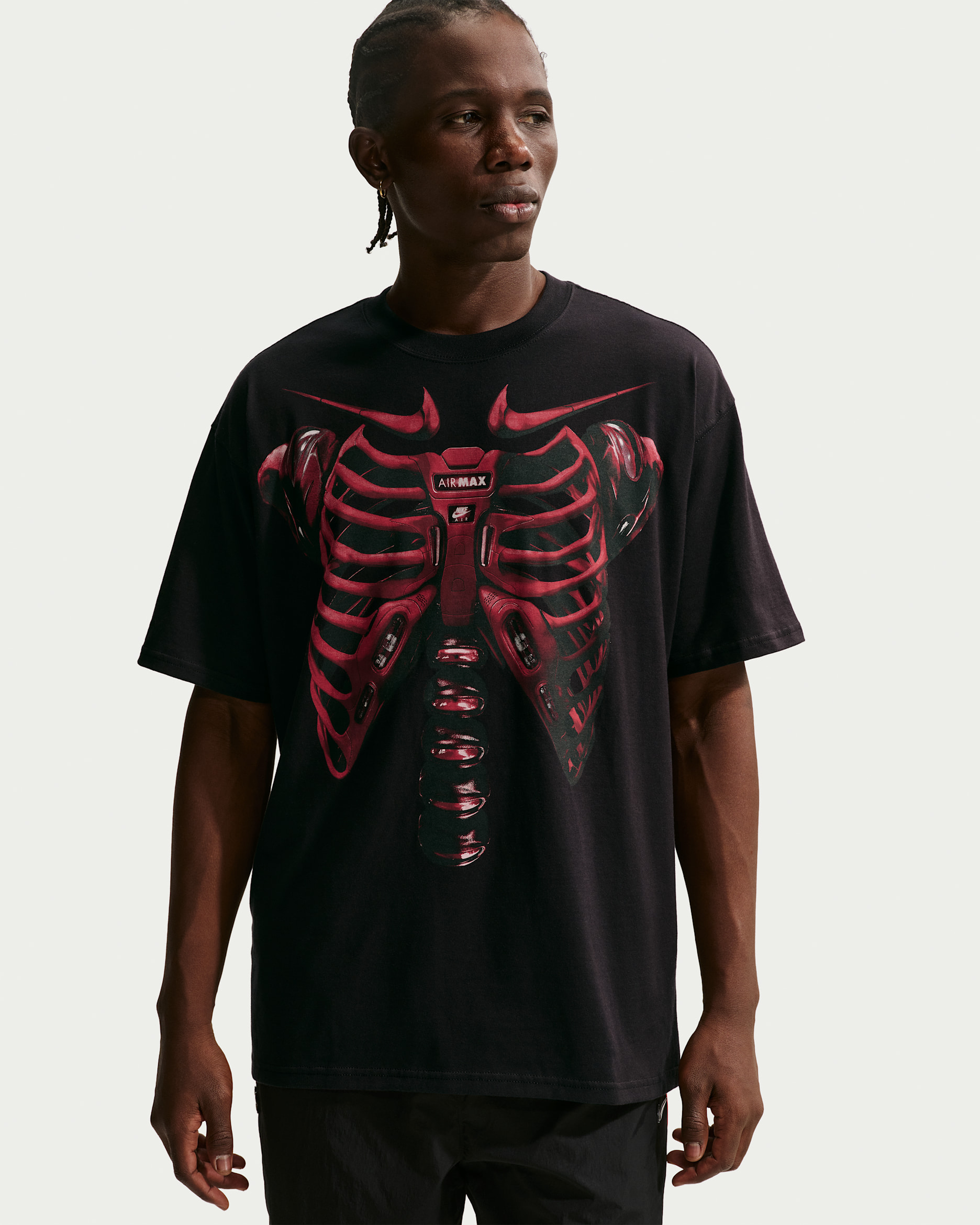 Nike Sportswear Men's Max90 T-Shirt - Black/Team Crimson