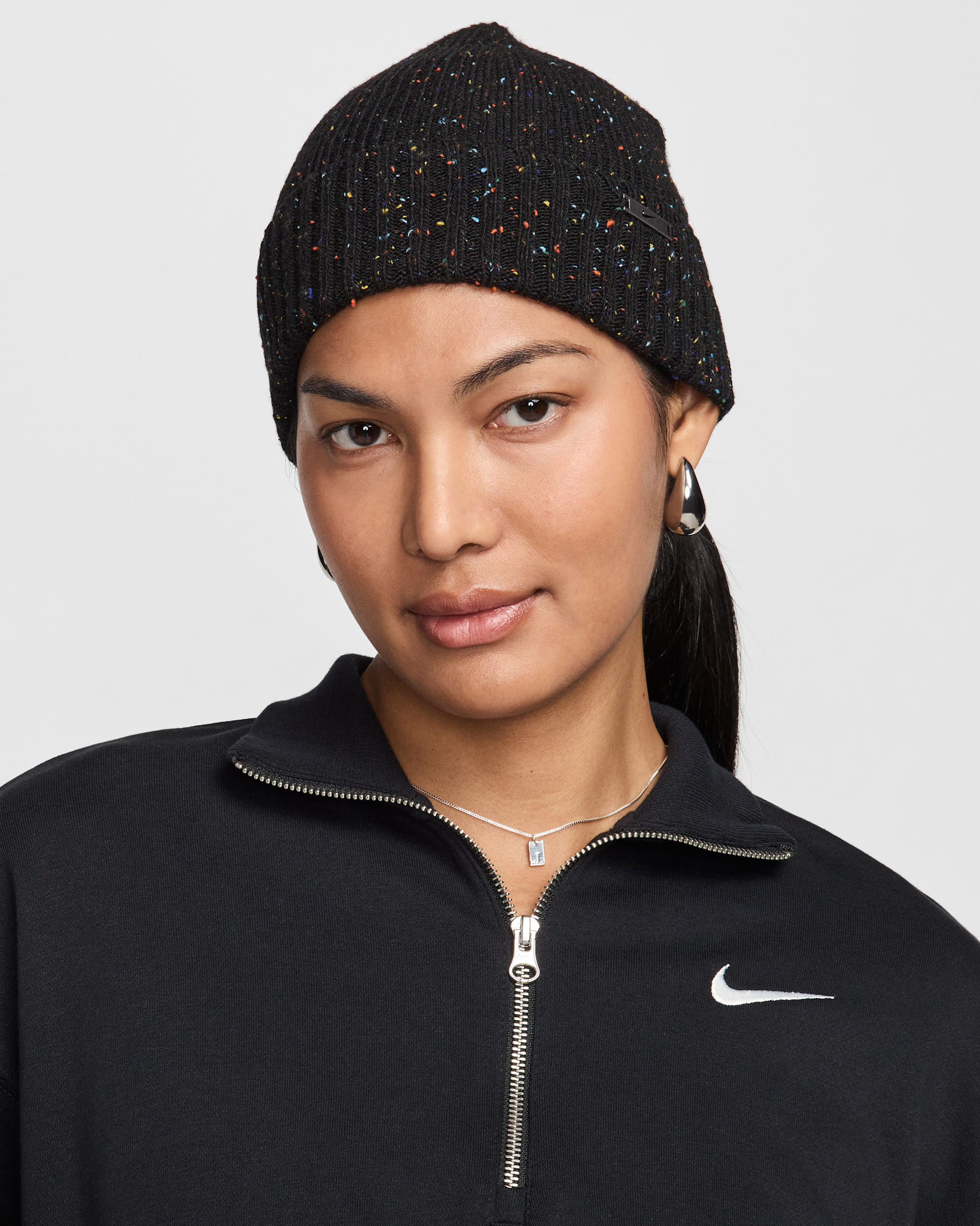 Nike Terra Life Beanie mit kurzem Umschlag - Schwarz/Gunmetal