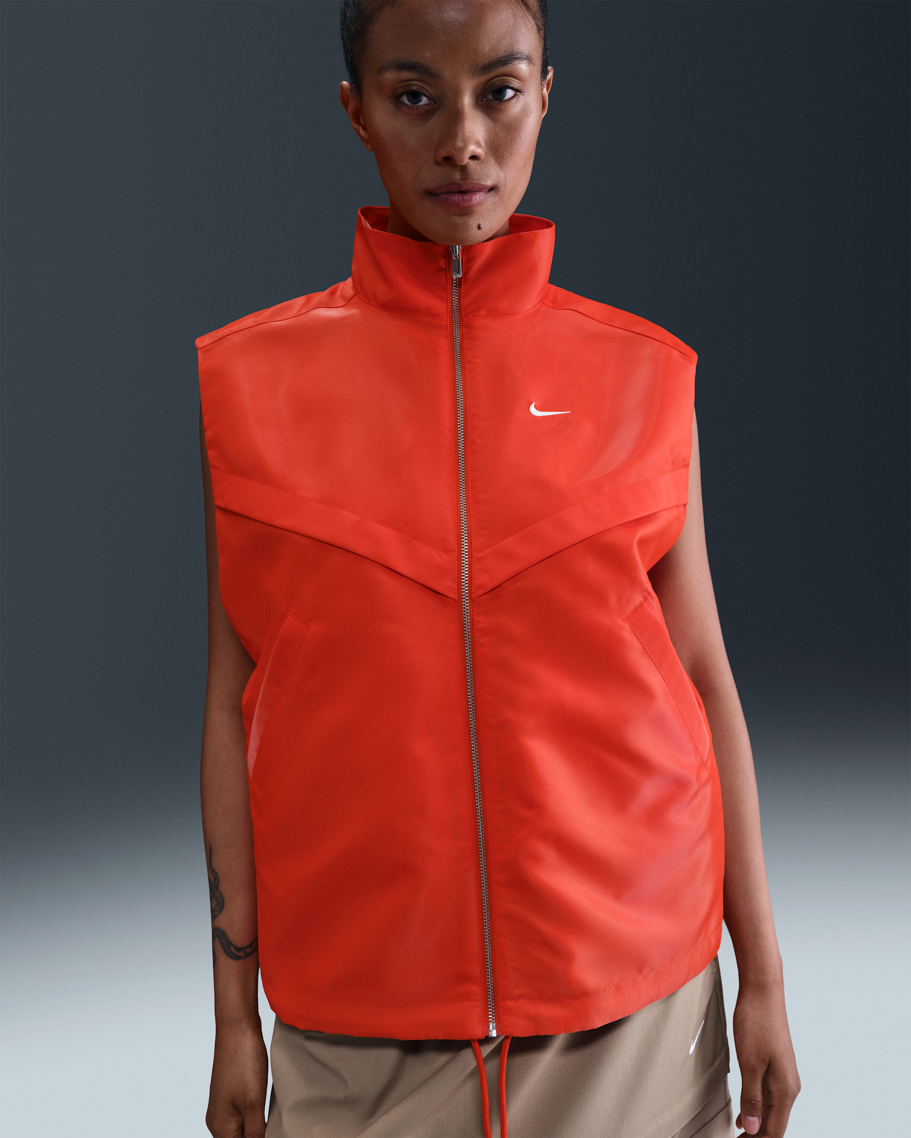Chaleco brillante para mujer Nike Sportswear Windrunner - Rojo picante/Vela