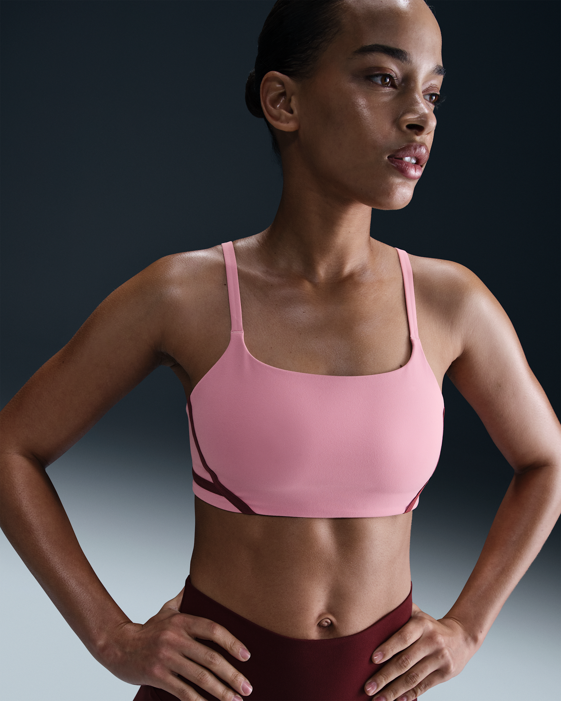 Bra deportivo de baja sujeción con forro ligero para mujer Nike One Convertible - Rosa elemental/Rosa elemental/Rojo team oscuro/Negro