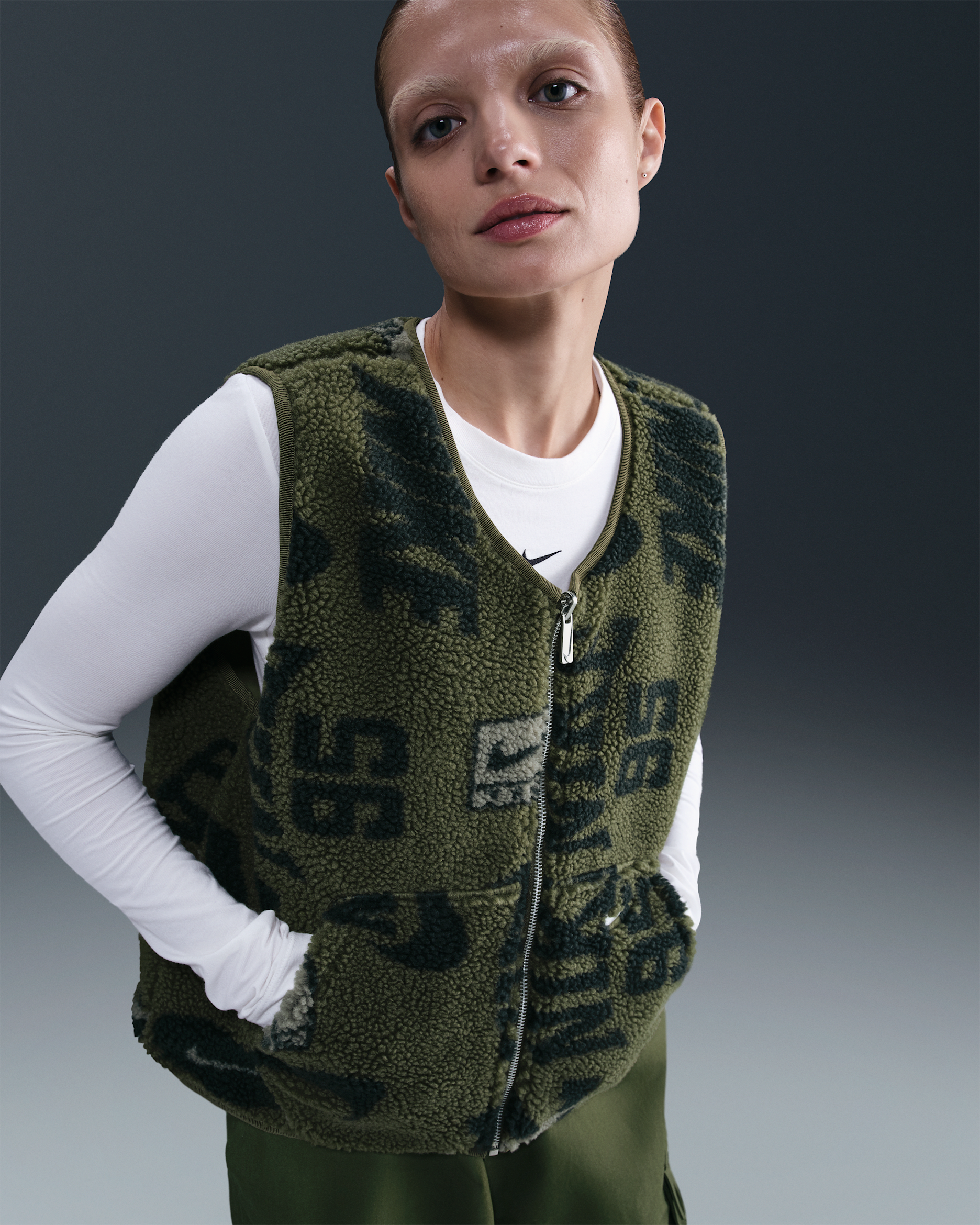 Nike Sportswear hochflorige Fleeceweste für Damen - Medium Olive/Neutral Olive