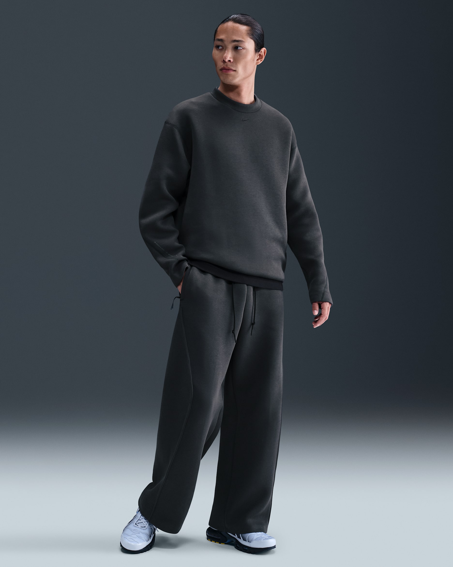 Nike Tech 男款 Fleece 寬鬆剪裁開放式褲腳長褲 - Anthracite/黑色