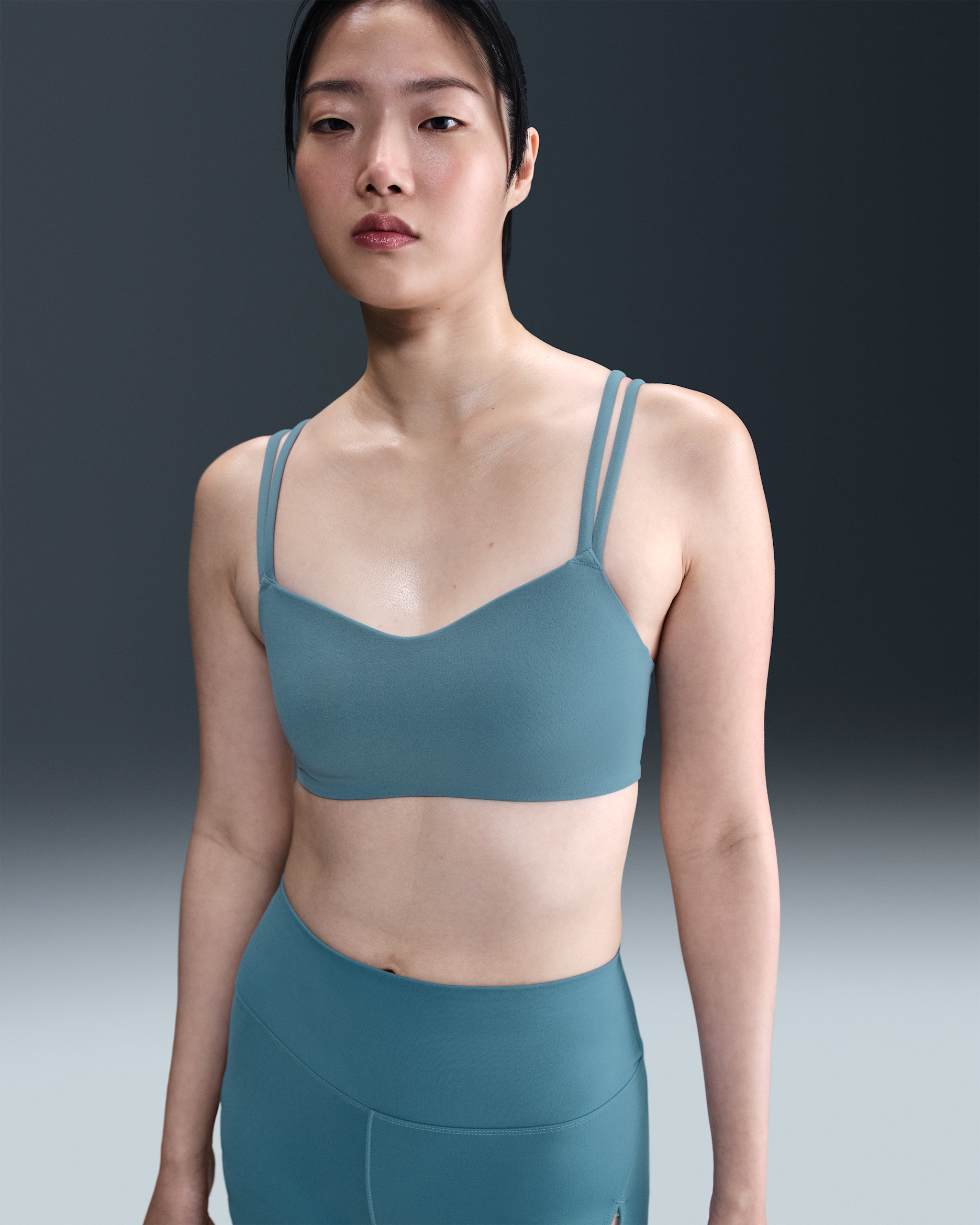 สปอร์ตบราผู้หญิงซัพพอร์ตบางเบาเสริมฟองน้ำ Nike Zenvy Strappy - Smokey Blue/ขาว