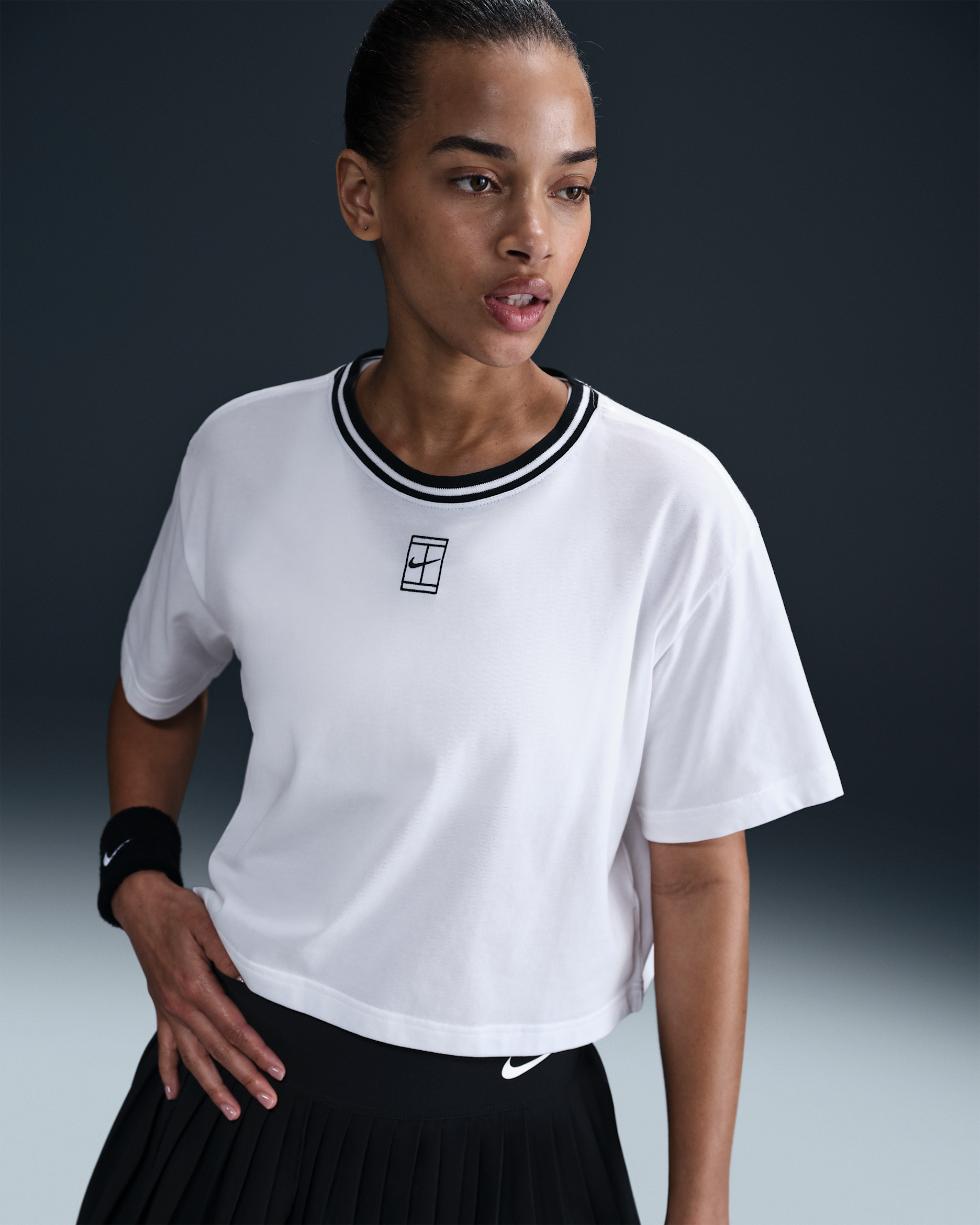 Playera de manga corta Dri-FIT cropped para mujer Nike Heritage - Blanco