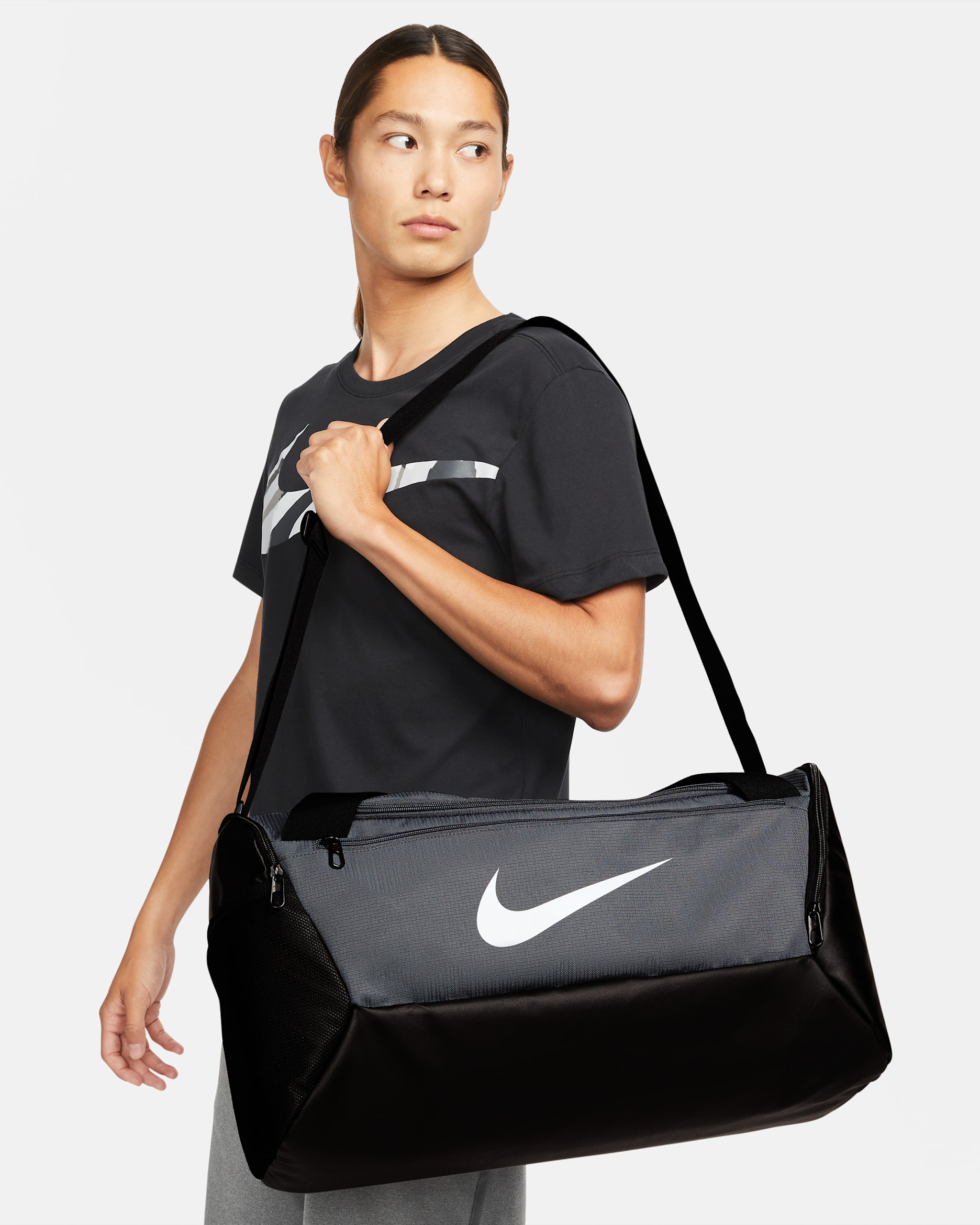 Maleta duffel de entrenamiento (pequeña, 41 L) Nike Brasilia - Gris sílex/Negro/Blanco