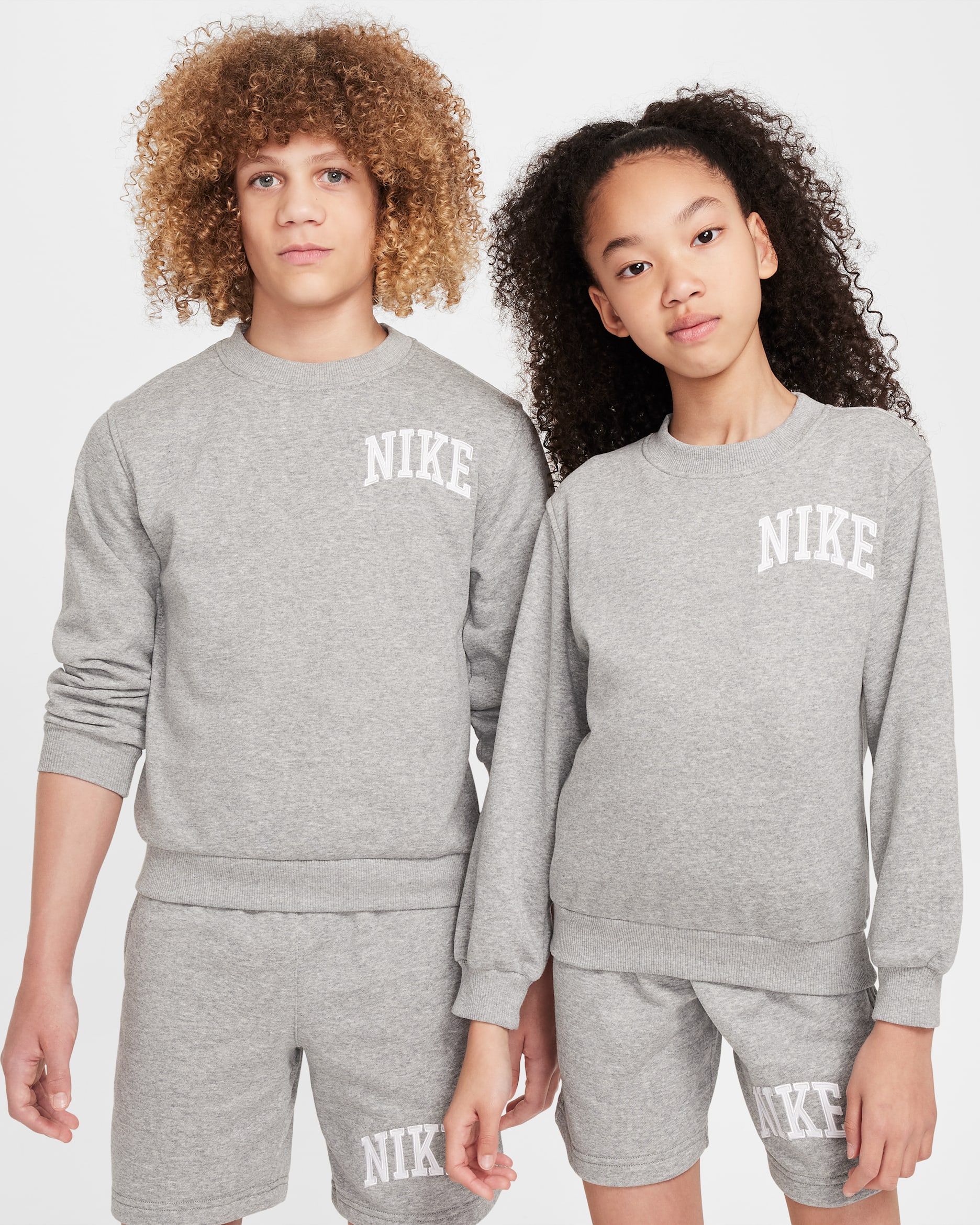 Nike Sportswear Club Older Kids' French Terry Crew-Neck Sweatshirt - Dark Grey Heather/White