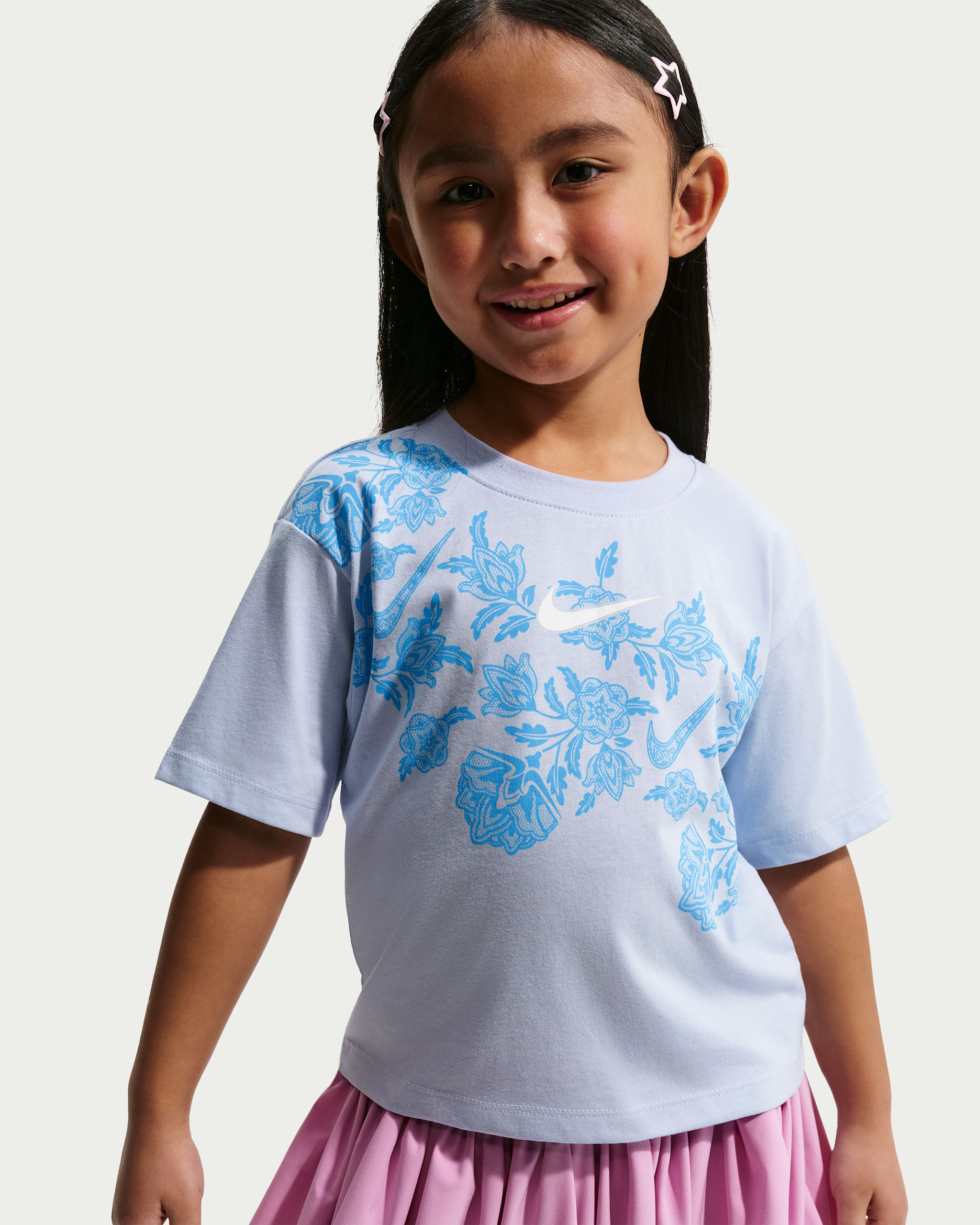 Playera de corte cuadrado para niños talla pequeña Nike Lace It Up - Fantasma