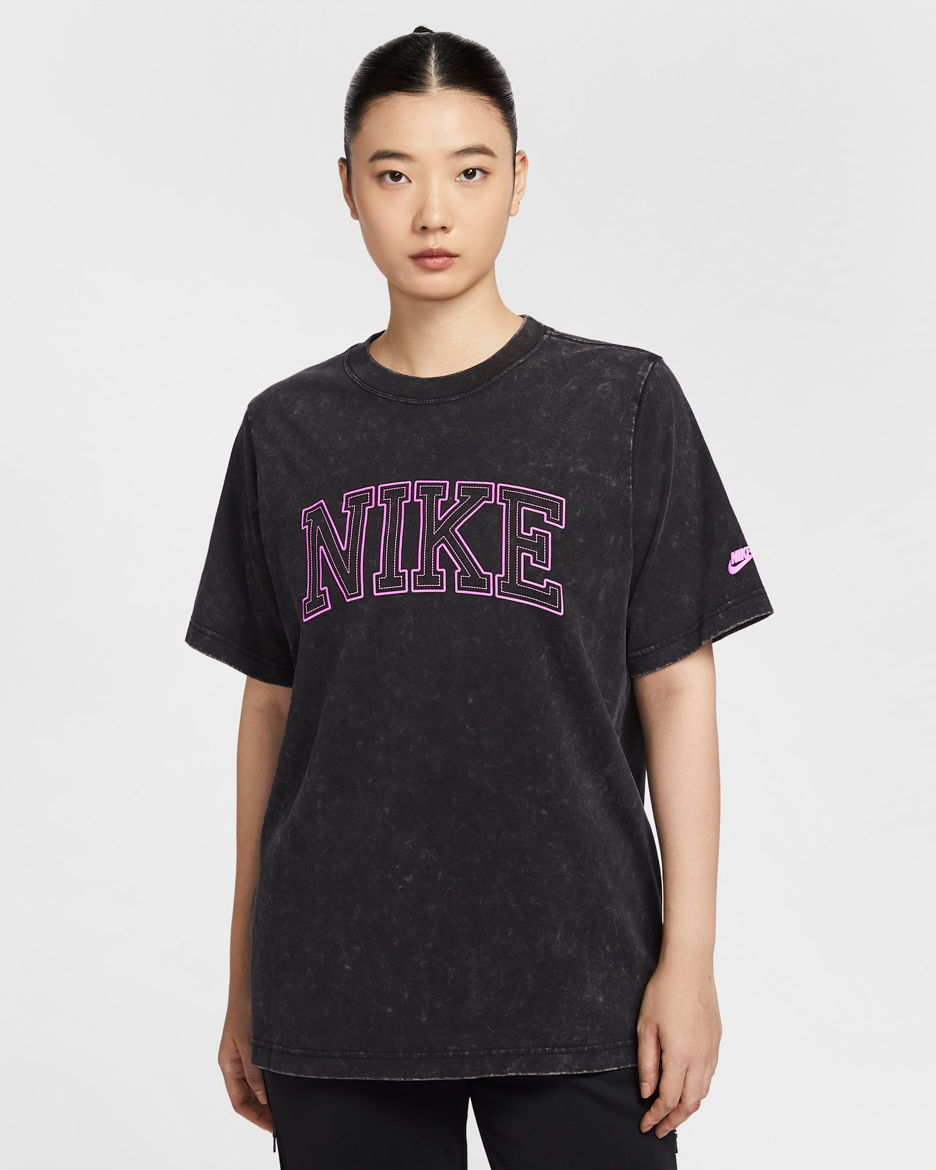Nike Sportswear Classics 女款寬鬆 T 恤 - 黑色