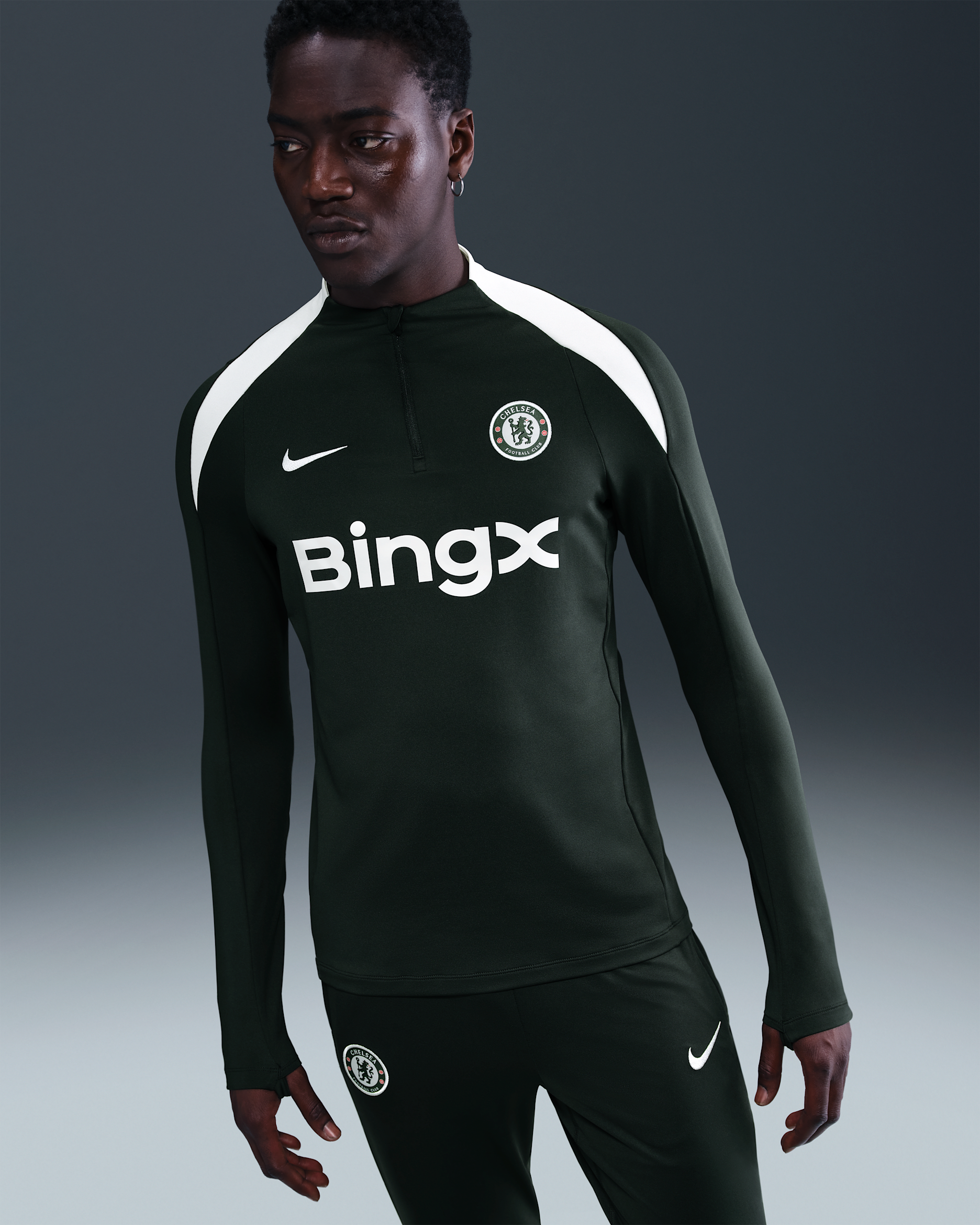 Chelsea F.C. Strike Men's Nike Dri-FIT Football Drill Top - Outdoor Green/Phantom/Phantom