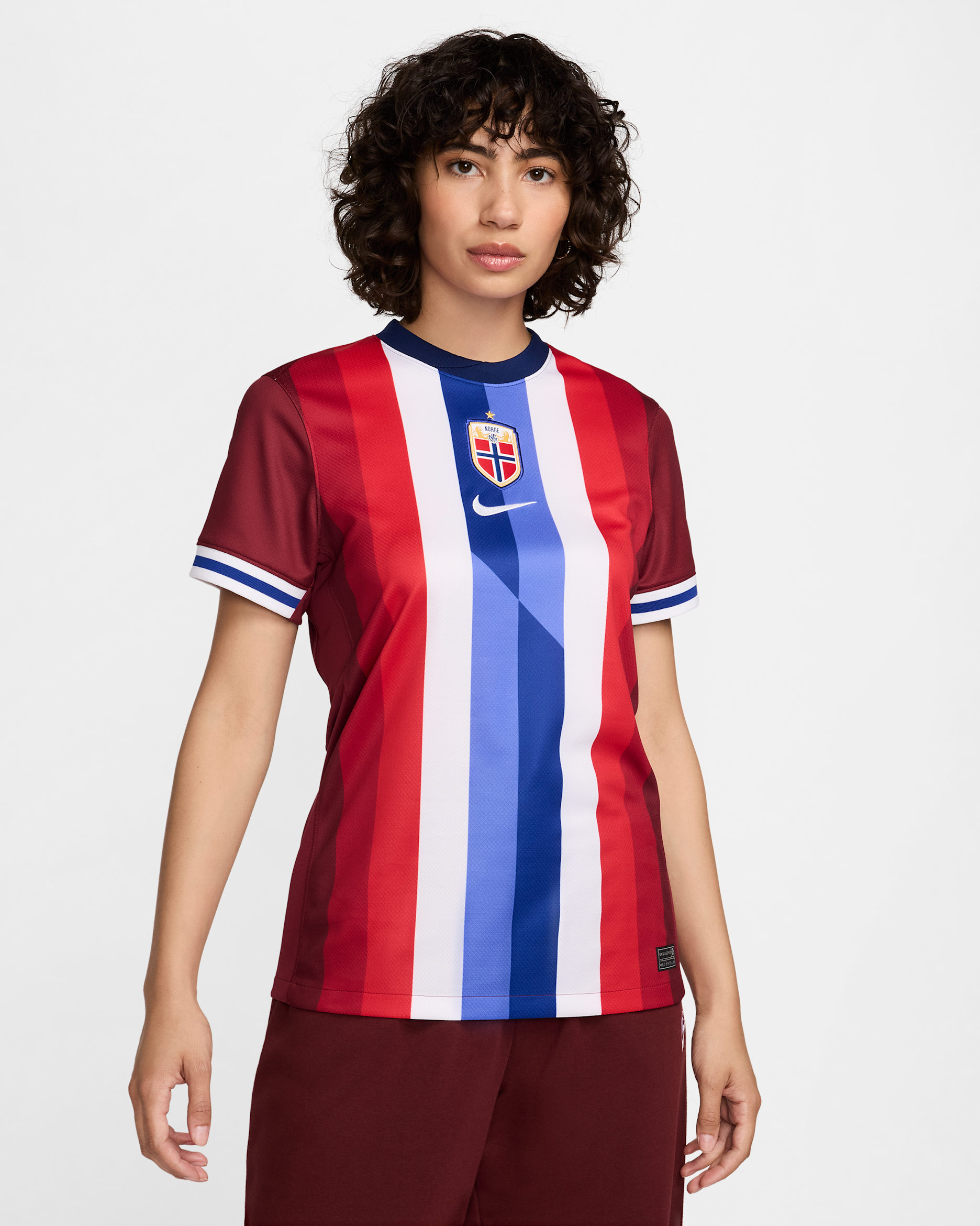 Maillot de foot replica Nike Dri-FIT Norvège (Équipe féminine) 2024/25 Stadium Domicile pour femme - Team Red/Blue Void/Blue Void/Blanc