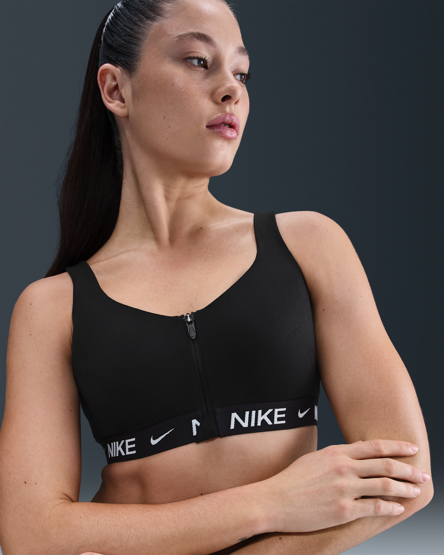 Nike Indy gepolsterter Sport-BH mit starkem Halt und Reißverschluss vorne - Schwarz