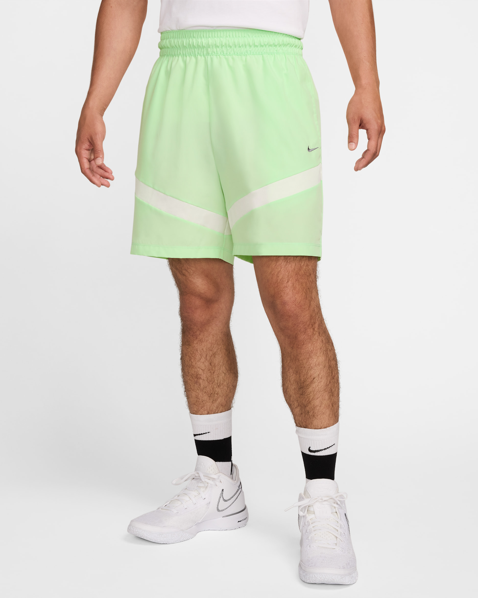 ナイキ アイコン メンズ 15cm Dri-FIT ウーブン バスケットボールショートパンツ - ベイパーグリーン/ベイパーグリーン/セイル/アイアングレー