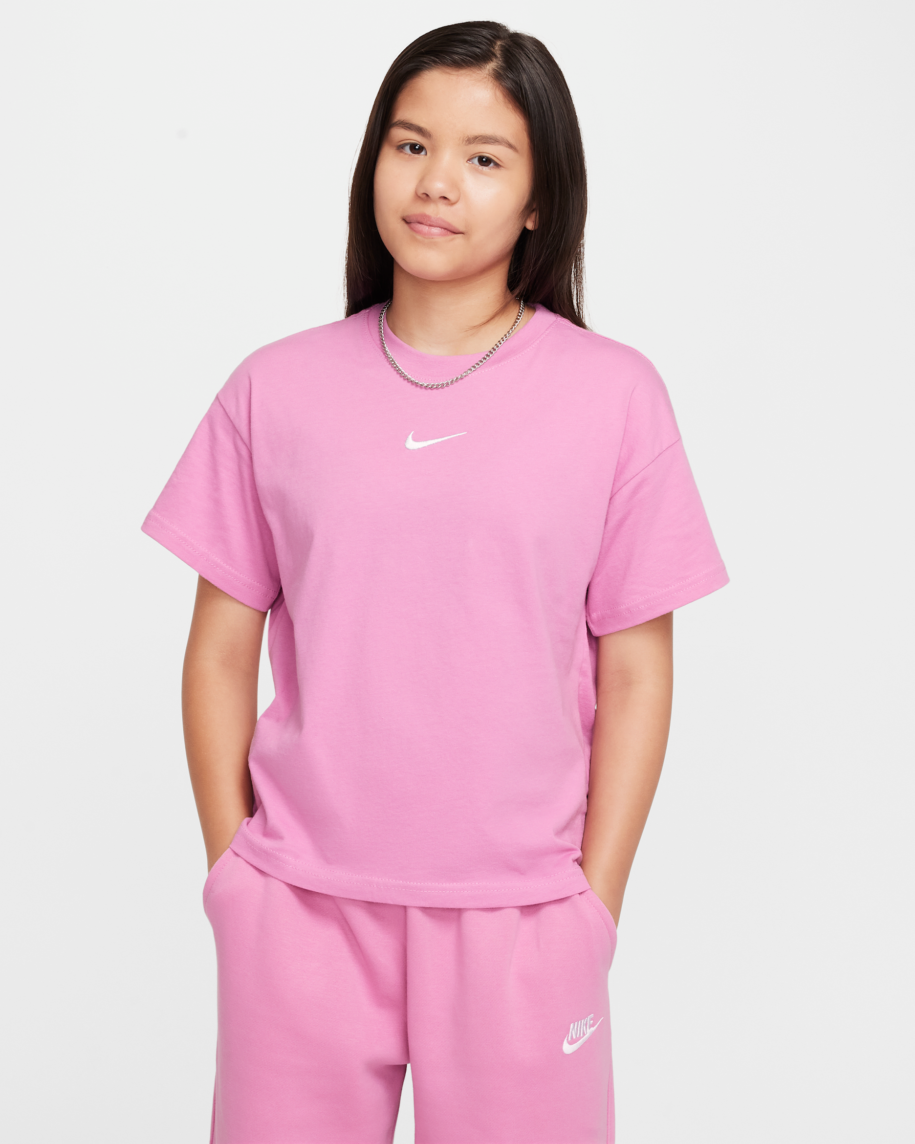 Playera para niña talla grande Nike Sportswear Essential - Flamenco mágico