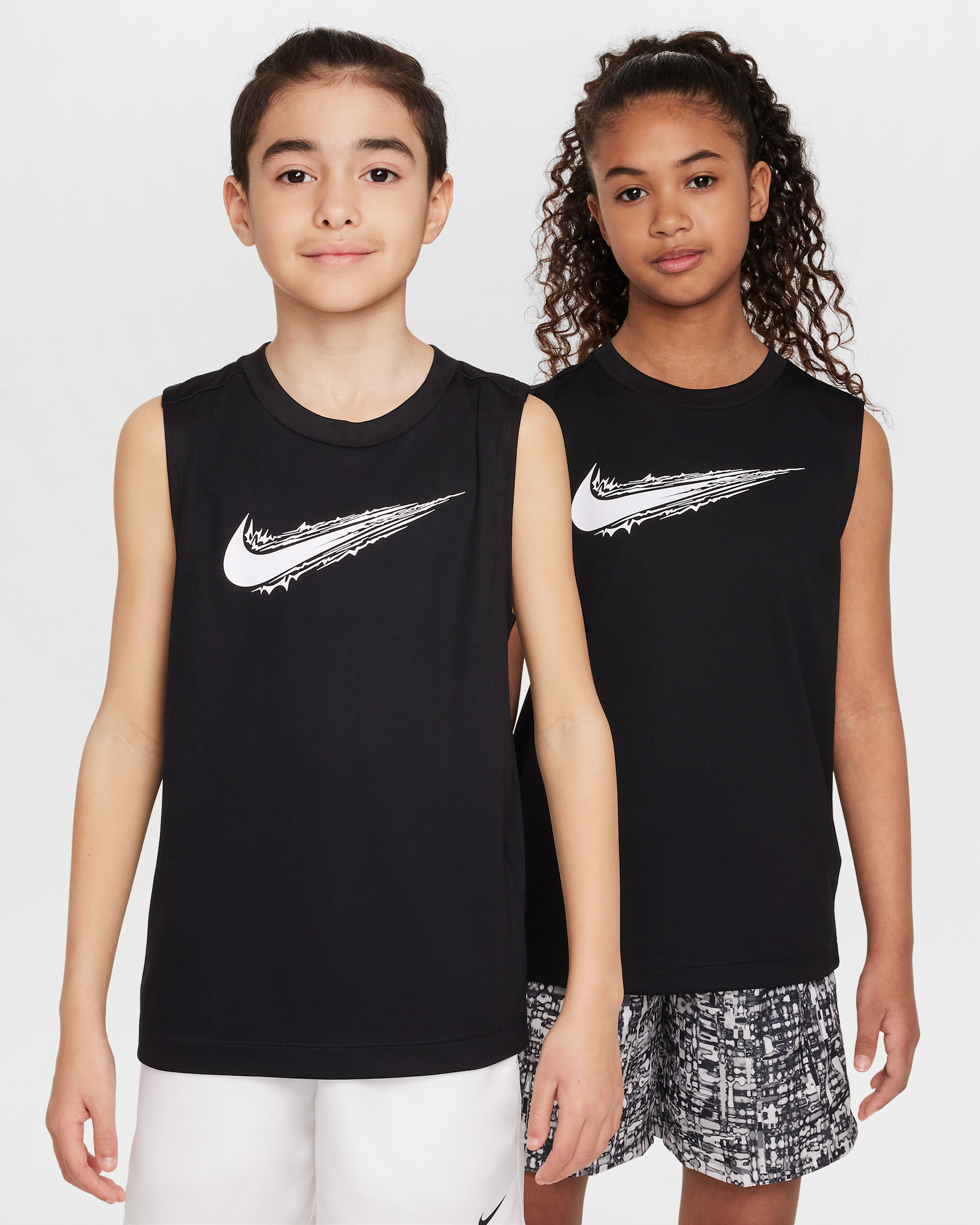 Playera sin mangas Dri-FIT para niño talla grande Nike Multi - Negro/Blanco