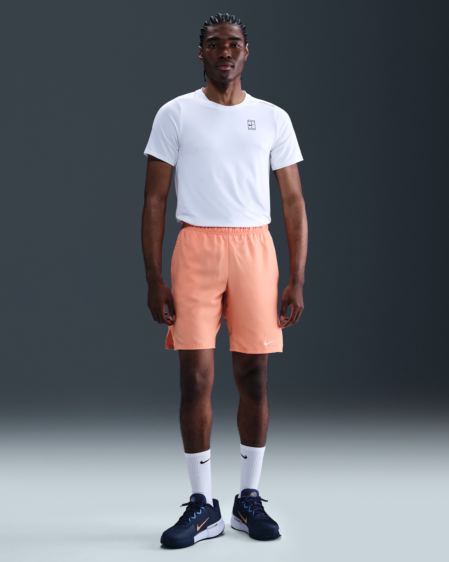 Shorts de tenis de 23 cm Dri-FIT para hombre NikeCourt Victory - Ágata melocotón/Blanco