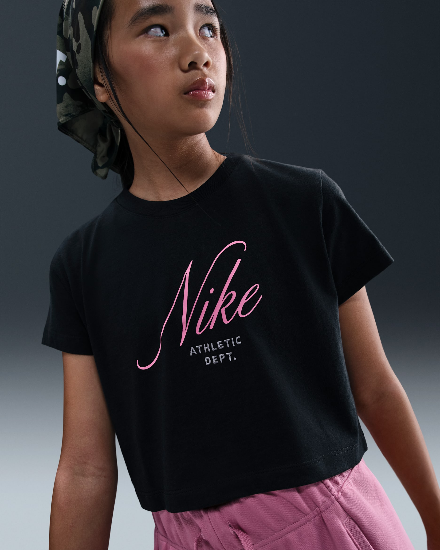 Nike Sportswear Big Kids' (Girls') Cropped T-Shirt - Black