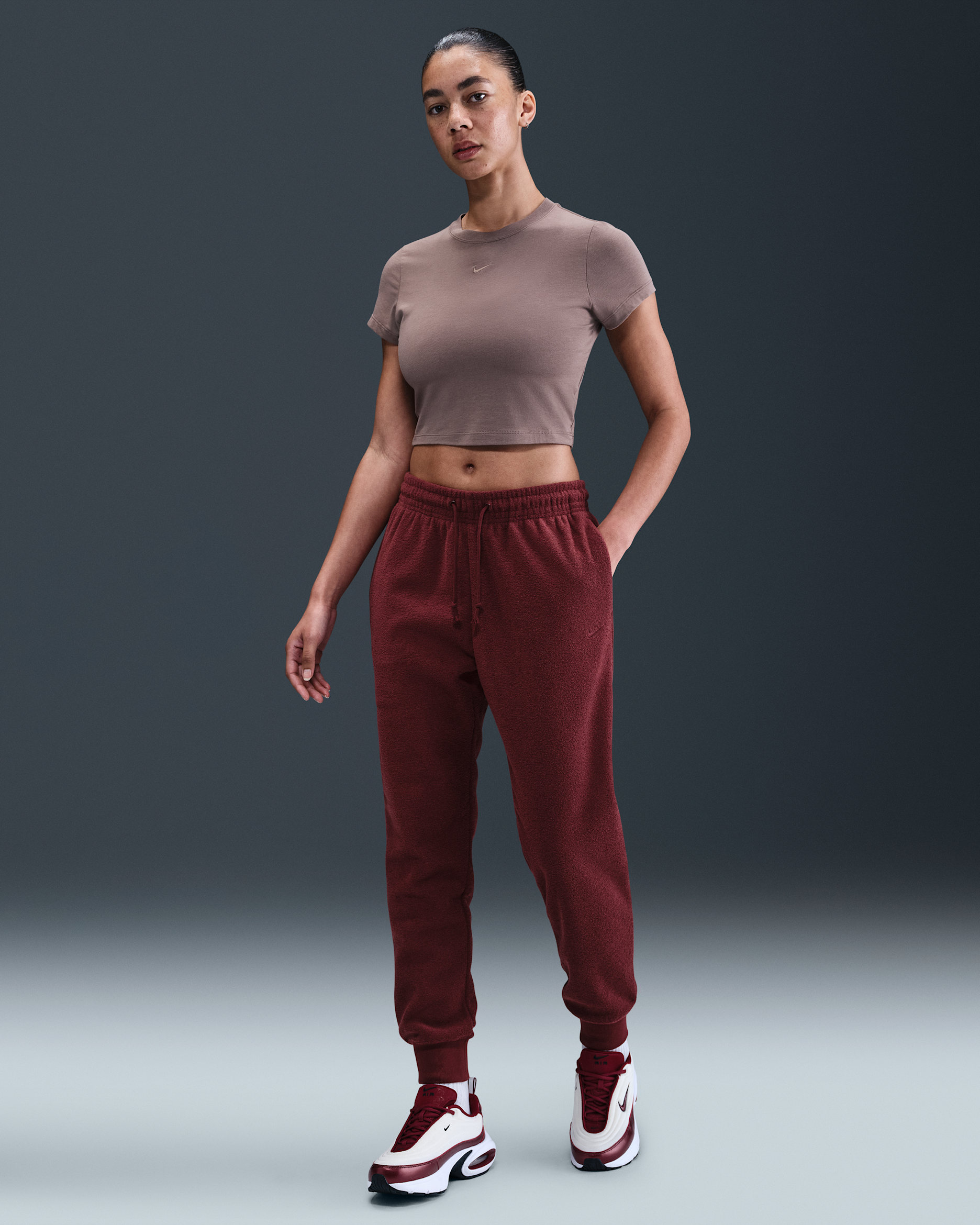 Pants de tejido Fleece de tiro medio cómodos para mujer Nike Sportswear Phoenix Plush - Rojo team oscuro/Rojo team oscuro