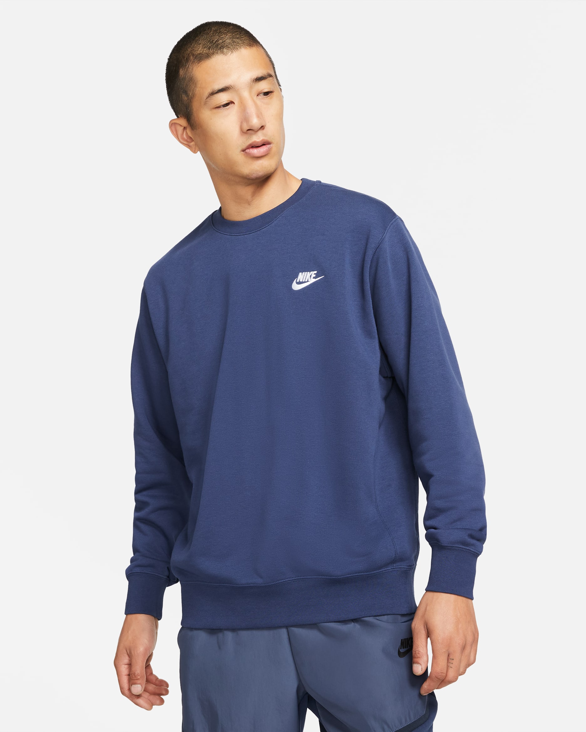 ナイキ スポーツウェア クラブ メンズ フレンチ テリー クルー - ミッドナイトネイビー/ホワイト