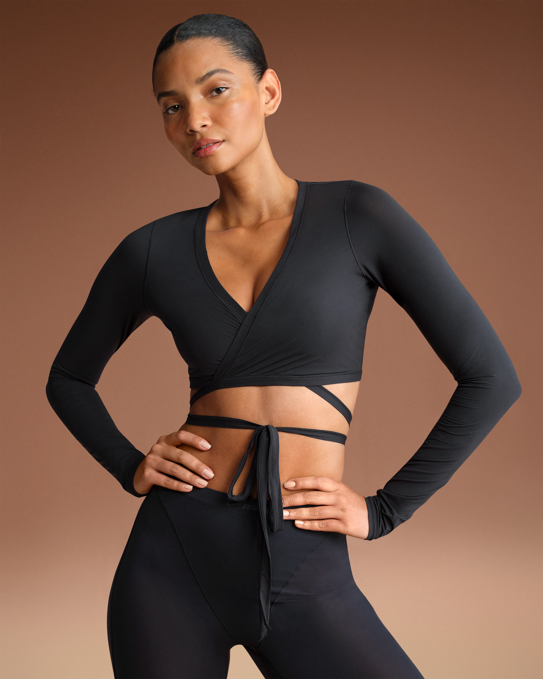 NikeSKIMS Weightless Layers Women's Long-Sleeve Wrap Top - NSKM OBSIDIAN
