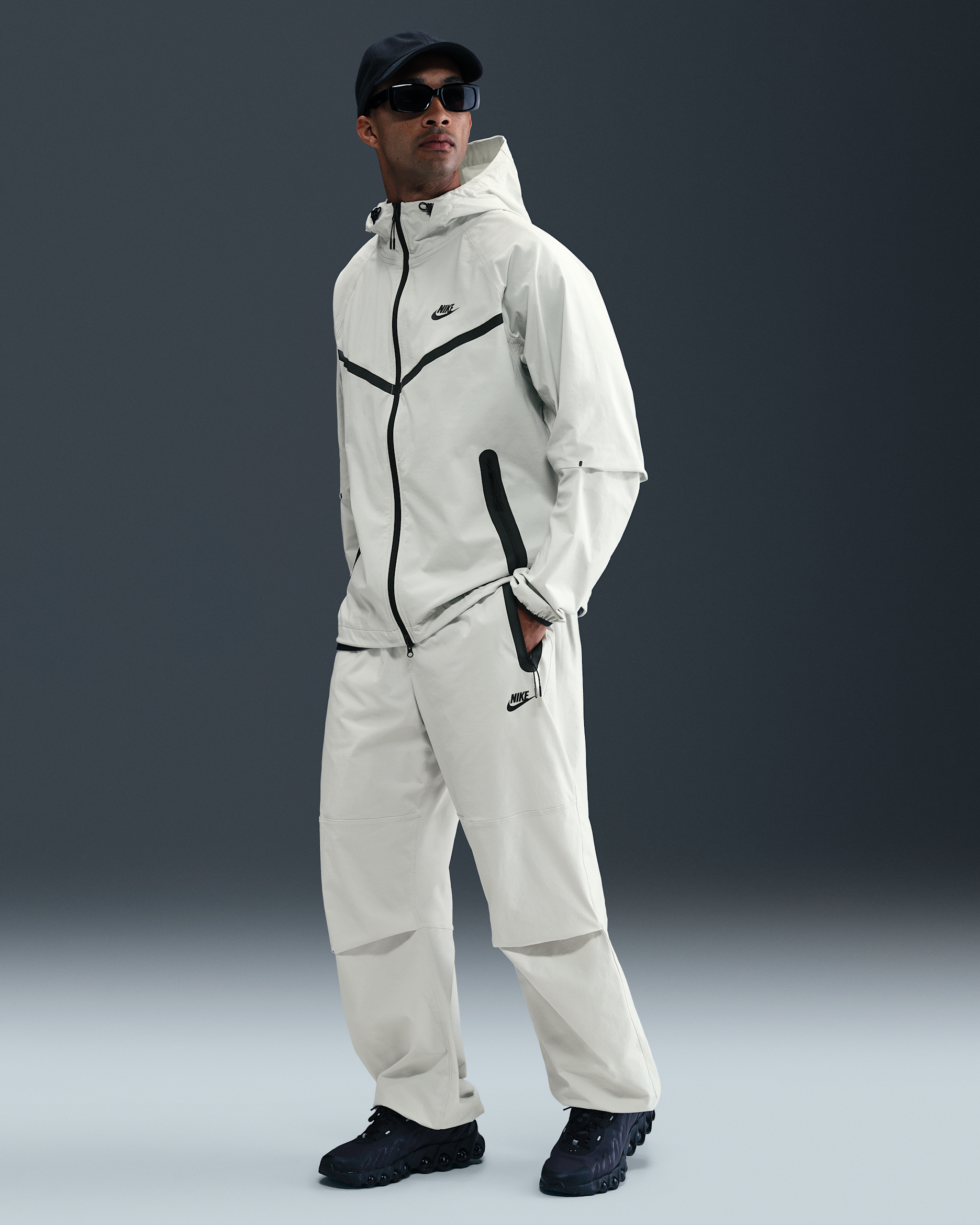 Nike Tech Pantalons oversized de teixit Woven - Home - Platejat clar/Platejat clar/Negre