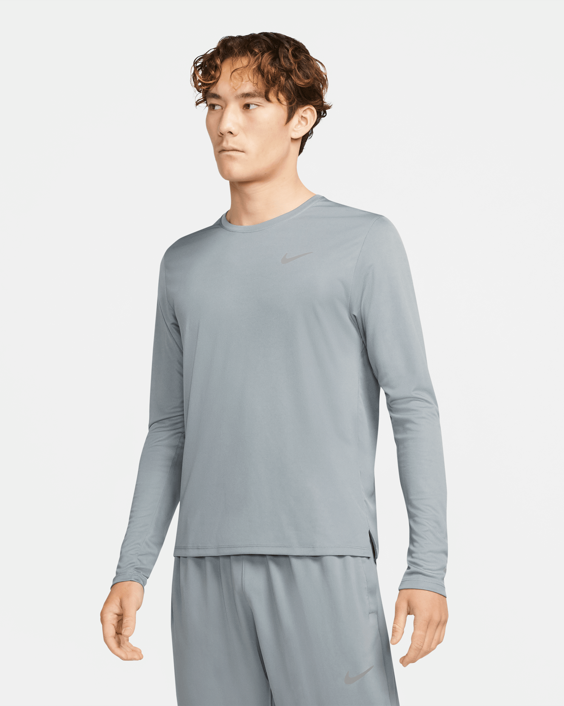 เสื้อวิ่งแขนยาวผู้ชาย Nike Dri-FIT Miler - Smoke Grey