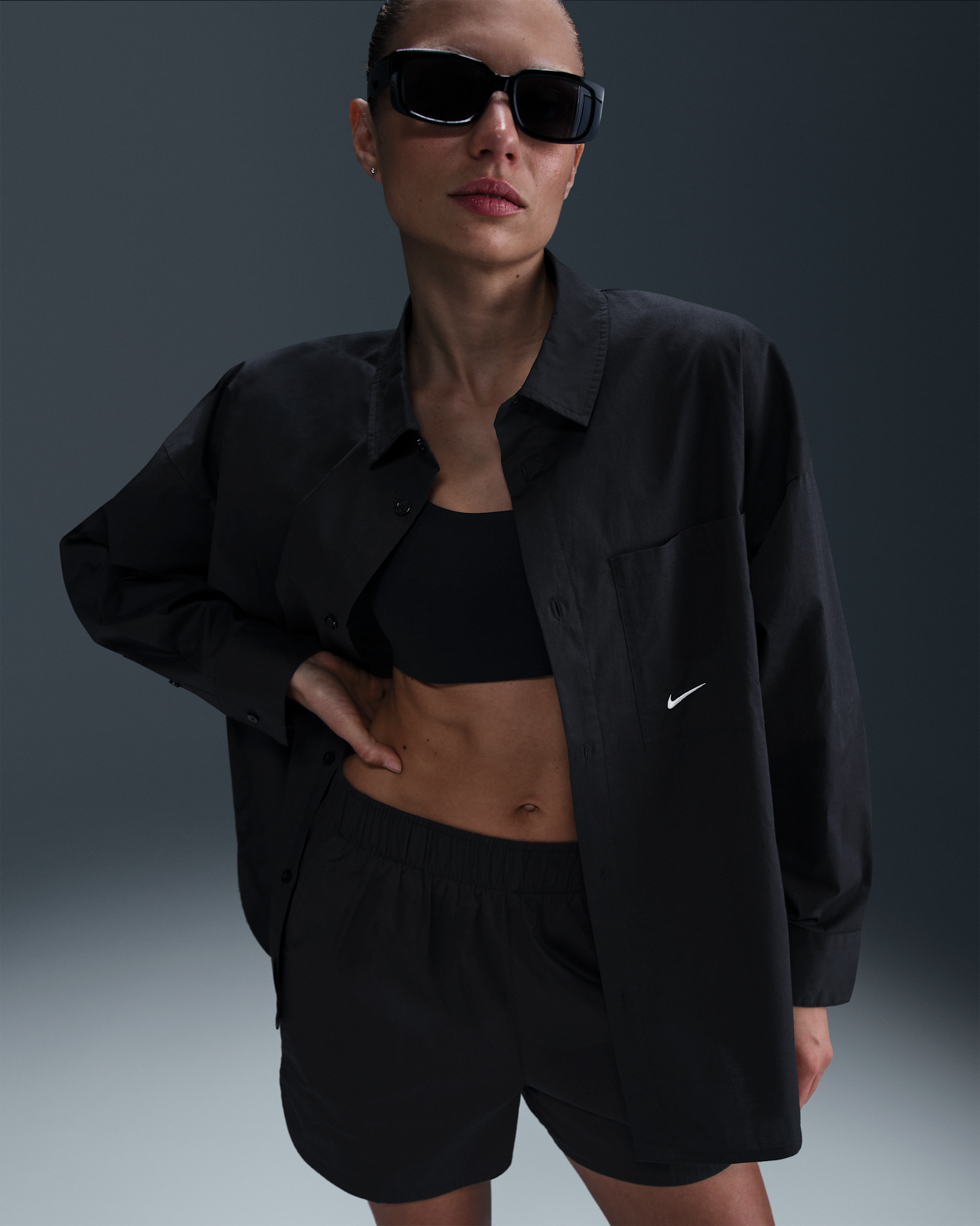 Maglia a manica lunga loose fit con bottoni Nike Sportswear Chill Poplin – Donna - Nero/Sail