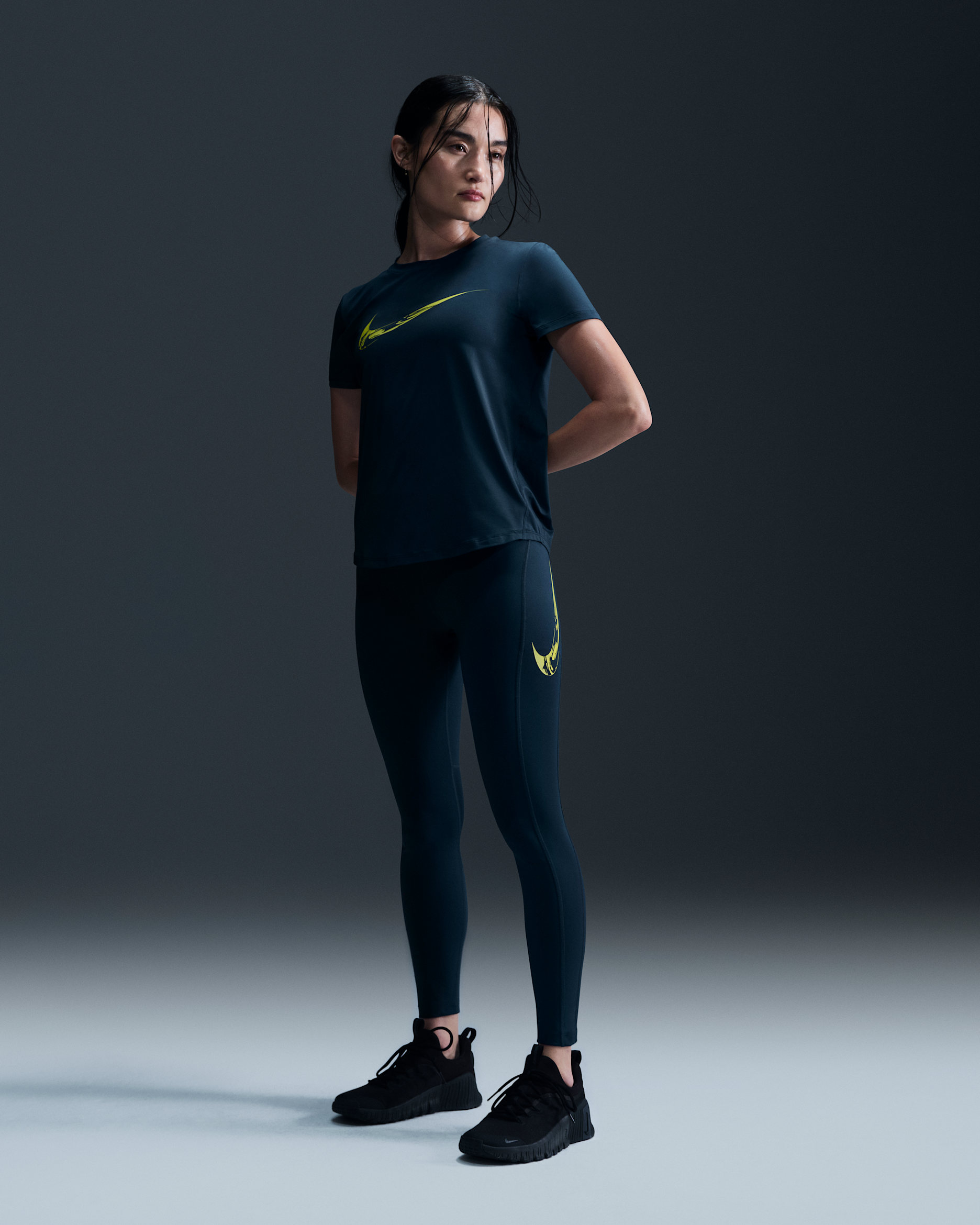 Nike Fast Swoosh 女款中腰口袋九分跑步內搭褲 - Armory Navy/Bright Cactus