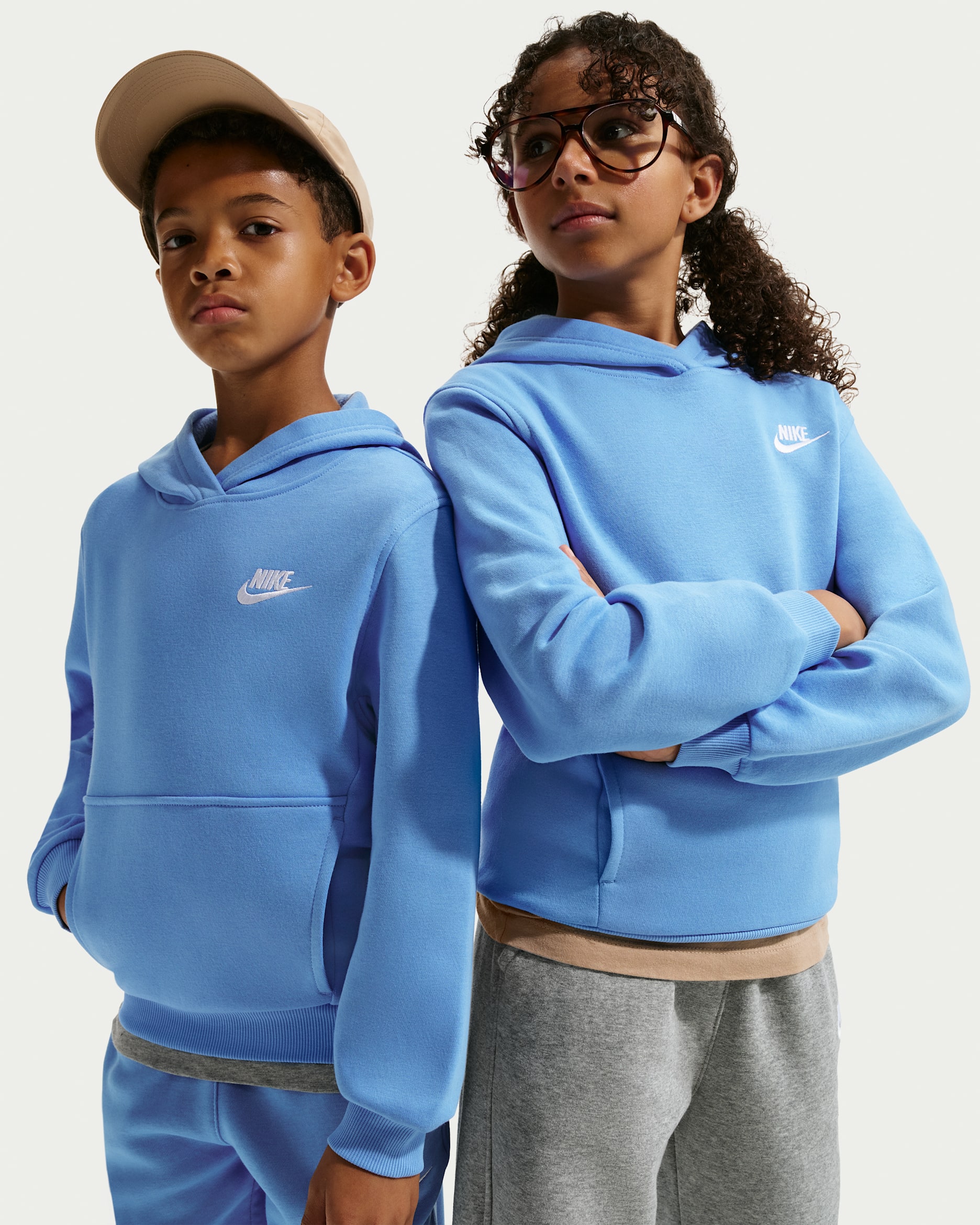 Nike Sportswear Club fleece-hettegenser til store barn - University Blue/Hvit