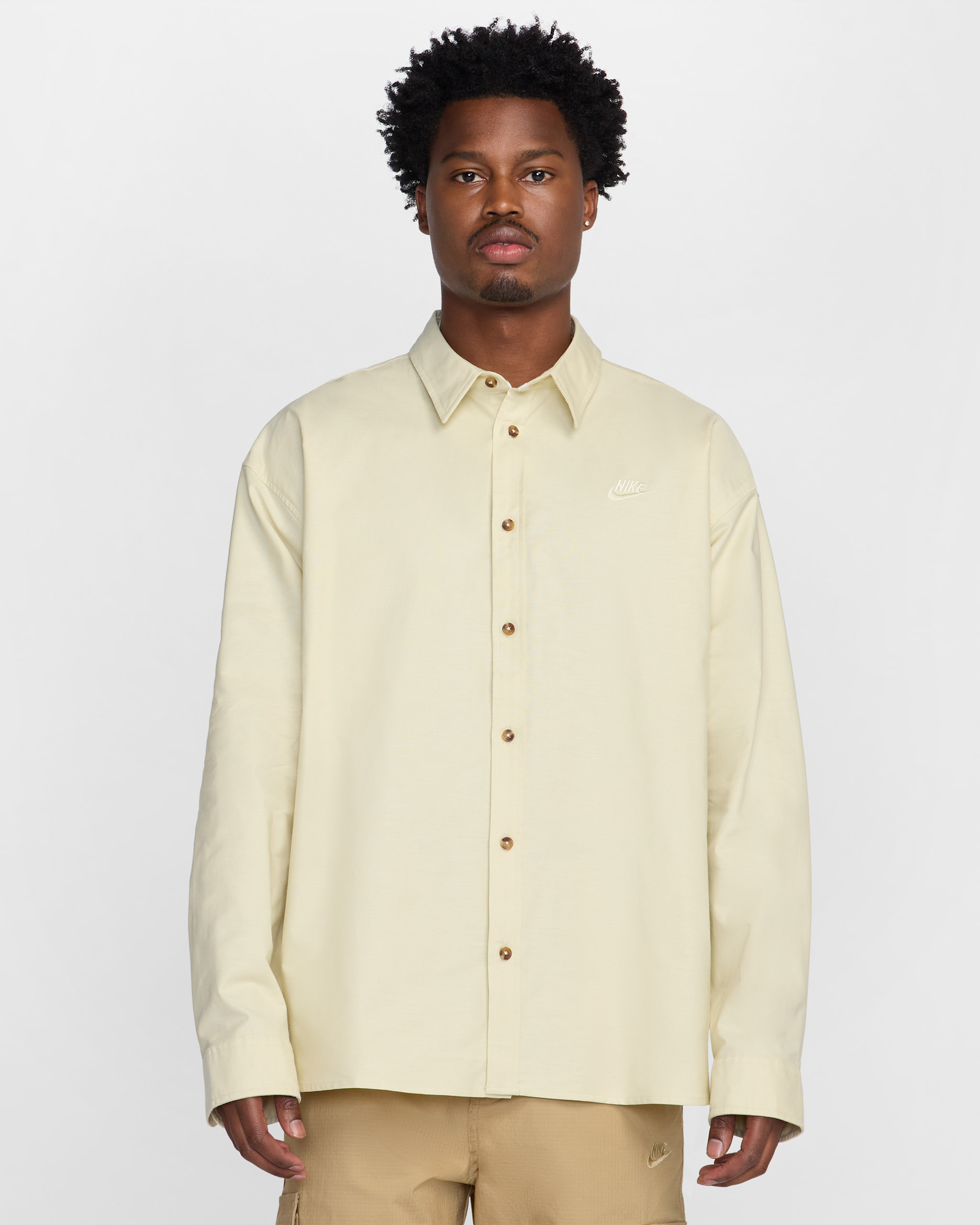 Playera de manga larga Oxford oversized para hombre Nike Club - Caqui claro/Caqui claro