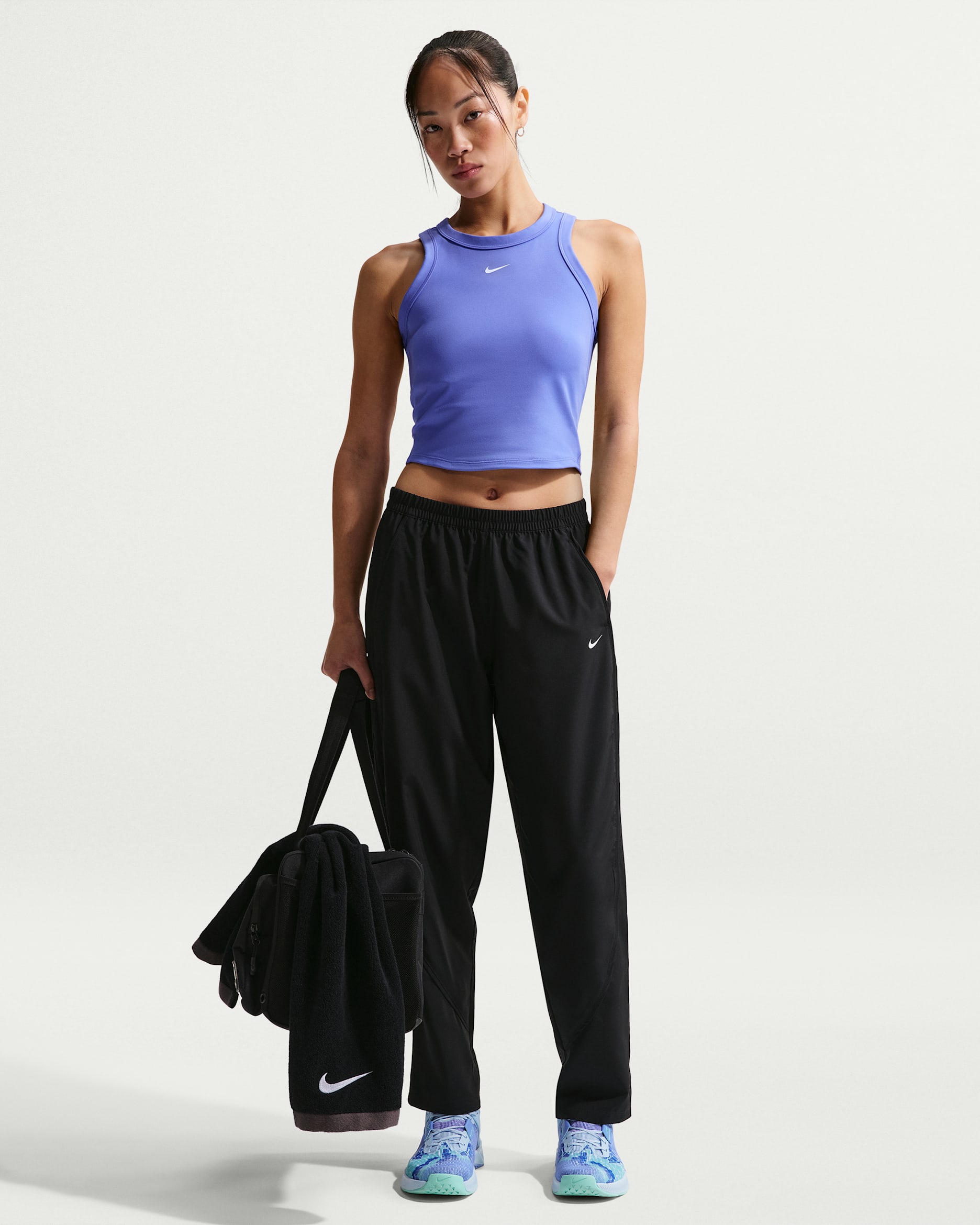 나이키 원 여성 드라이 핏 미드라이즈 우븐 팬츠 - 블랙/화이트