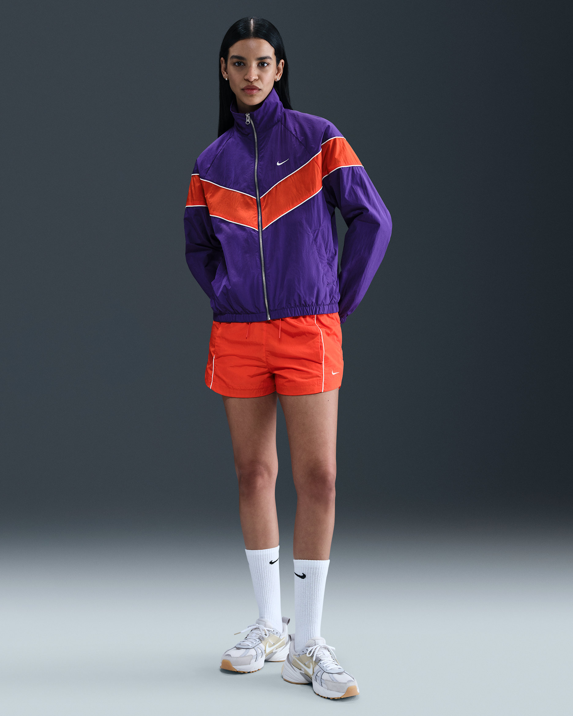 Nike Windrunner Women's Mid-Rise 2" Woven Shorts - Picante Red/Sail/Sail