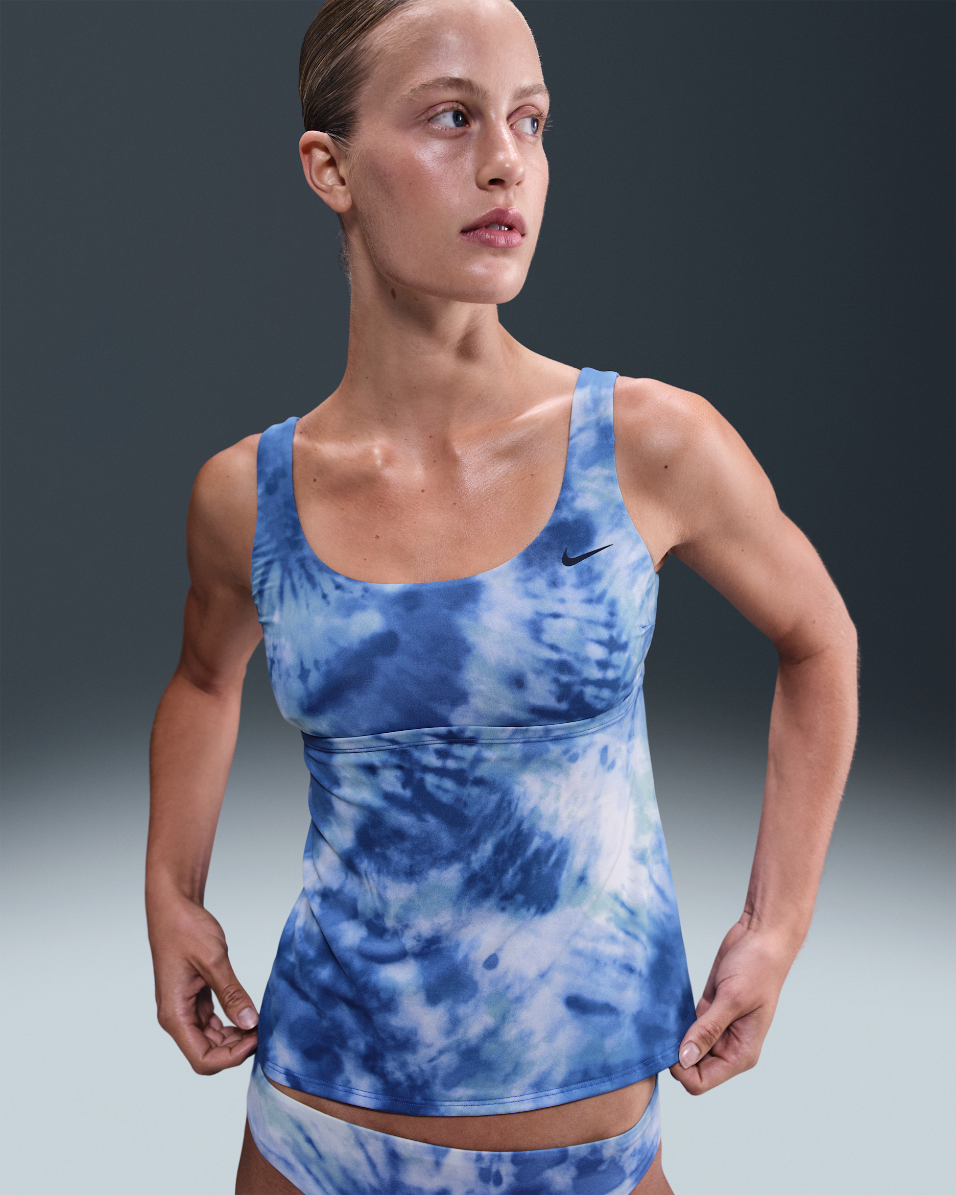 Tankini con cuello en forma de U para mujer Nike Swim - Azul Pacífico/Blanco/Azul verdoso lavado/Azul marino medianoche