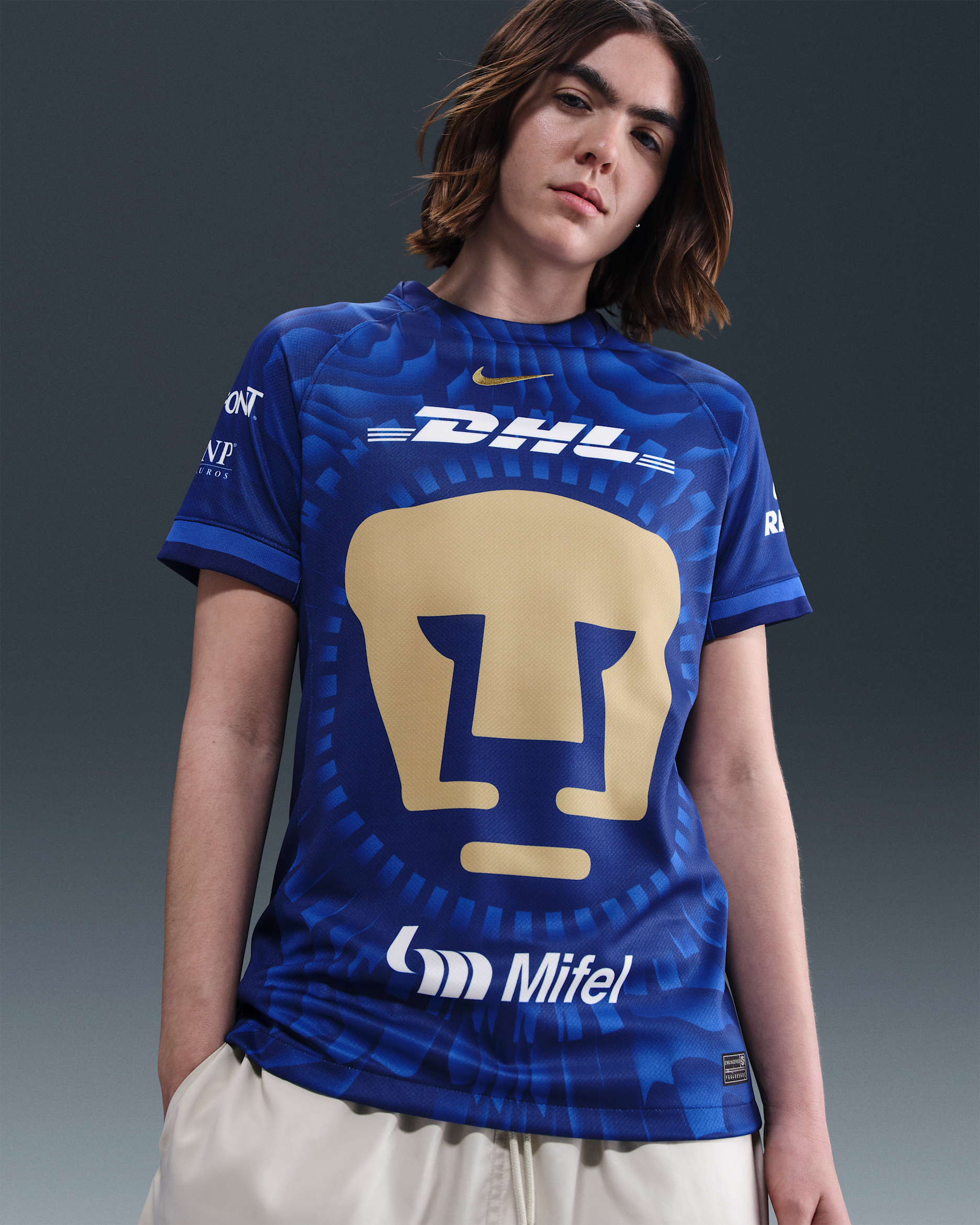Jersey de fútbol Nike Dri-FIT Replica de los Pumas UNAM visitante 2025/26 Stadium para mujer - Azul royal intenso/Oro club