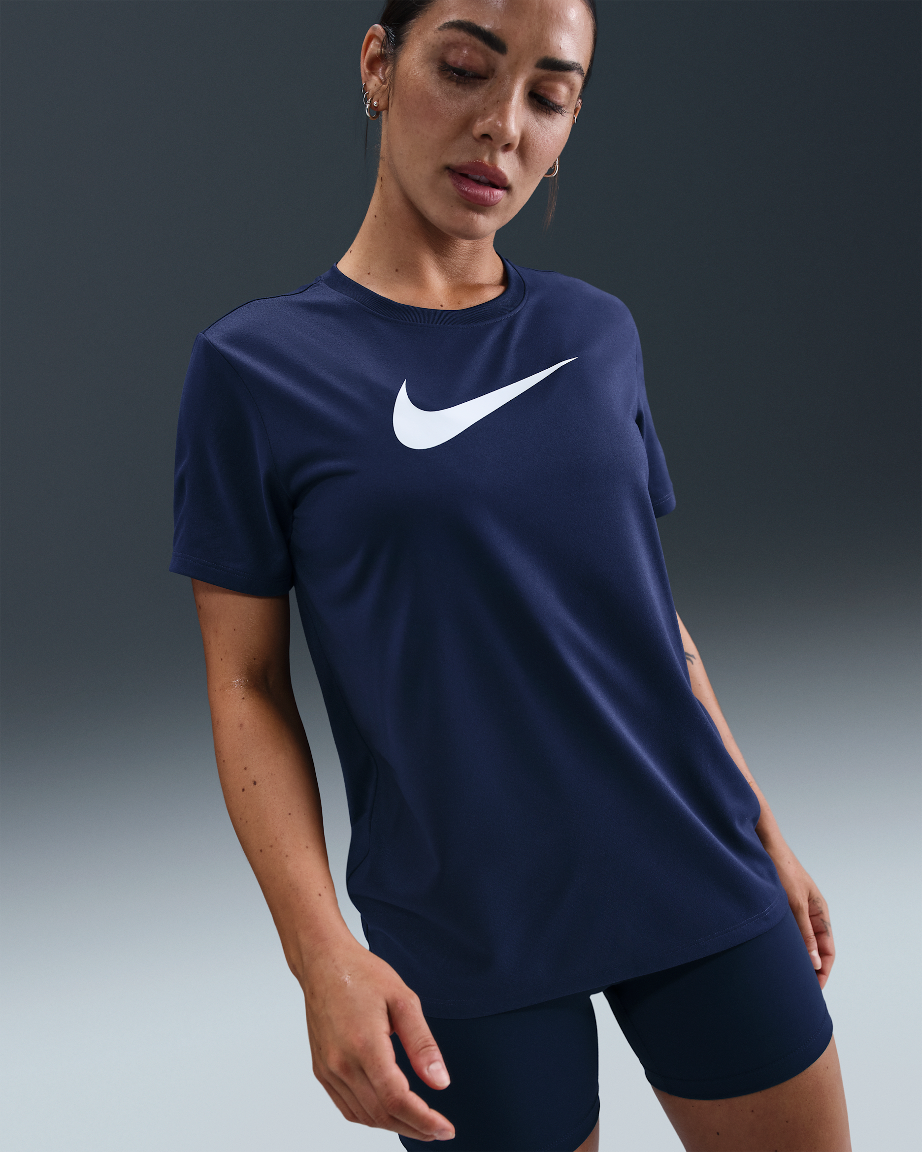 Nike Dri-FIT T-Shirt mit Grafik für Damen - Midnight Navy/Weiß