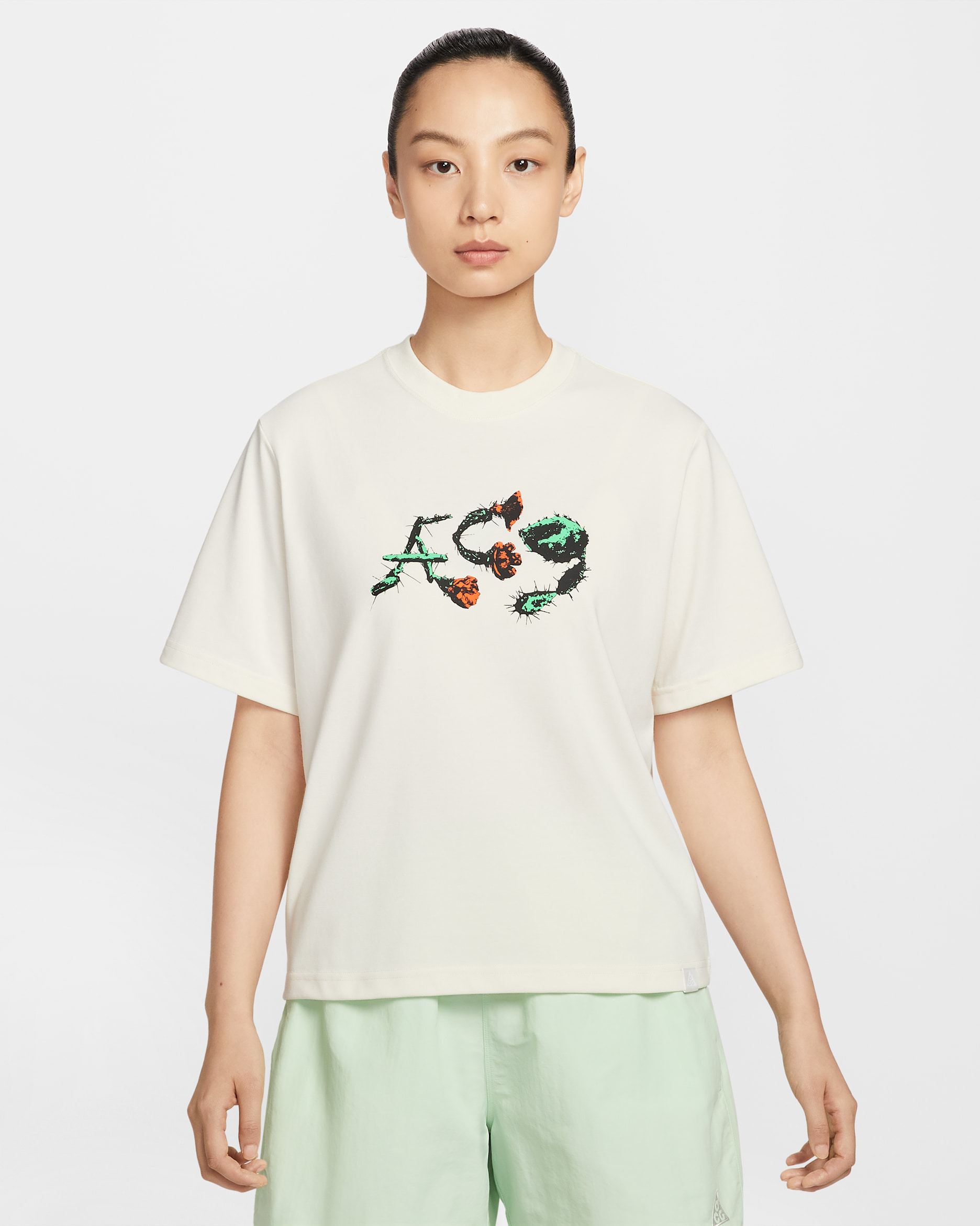 ナイキ ACG ウィメンズ ショートスリーブ Tシャツ - ペールアイボリー