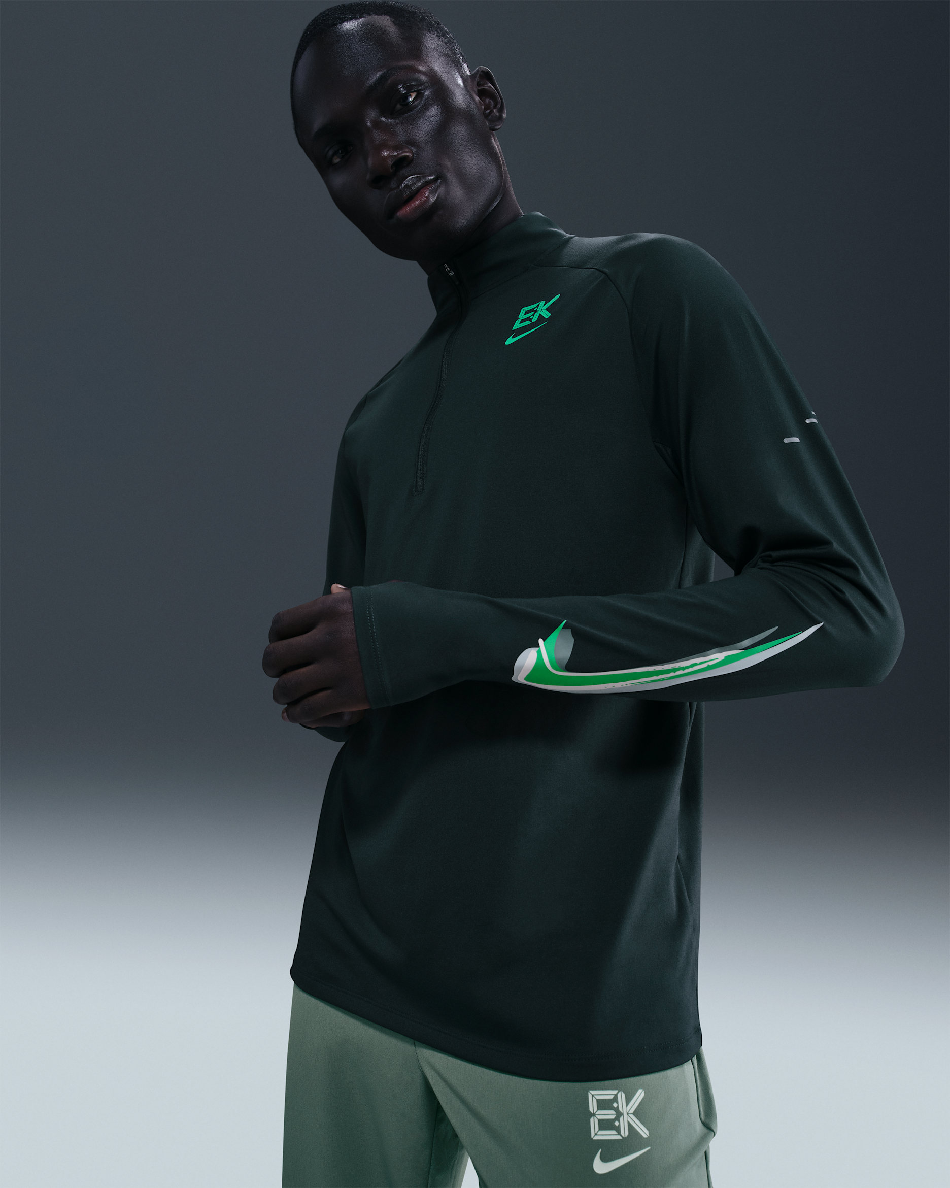 Nike Stride «Eliud Kipchoge» Dri-FIT løpeoverdel til herre, med glidelås fra brystet og opp - Seaweed/Green Shock