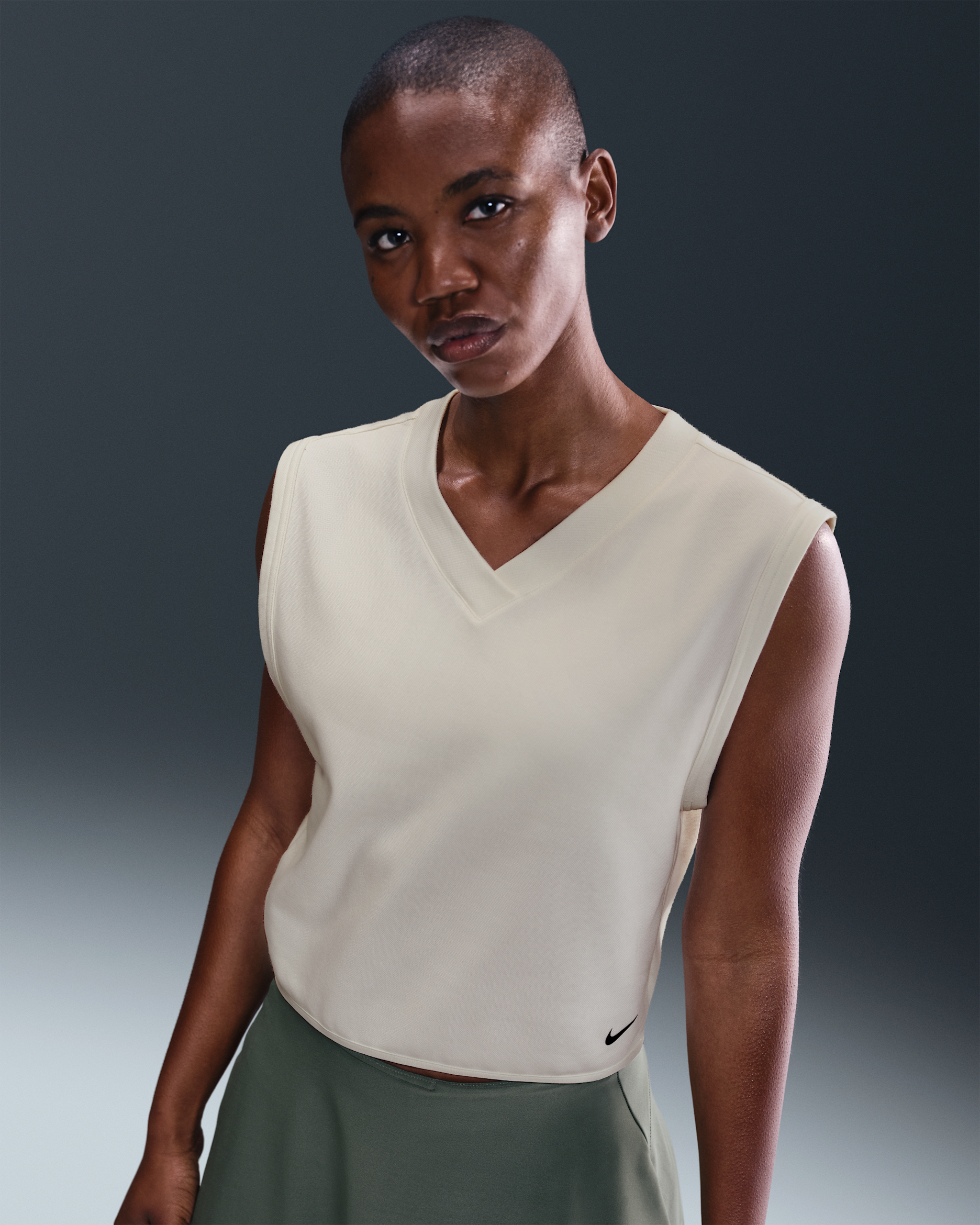 Dámská golfová vesta Nike s výstřihem do V - Sail/Dragon Red/Černá