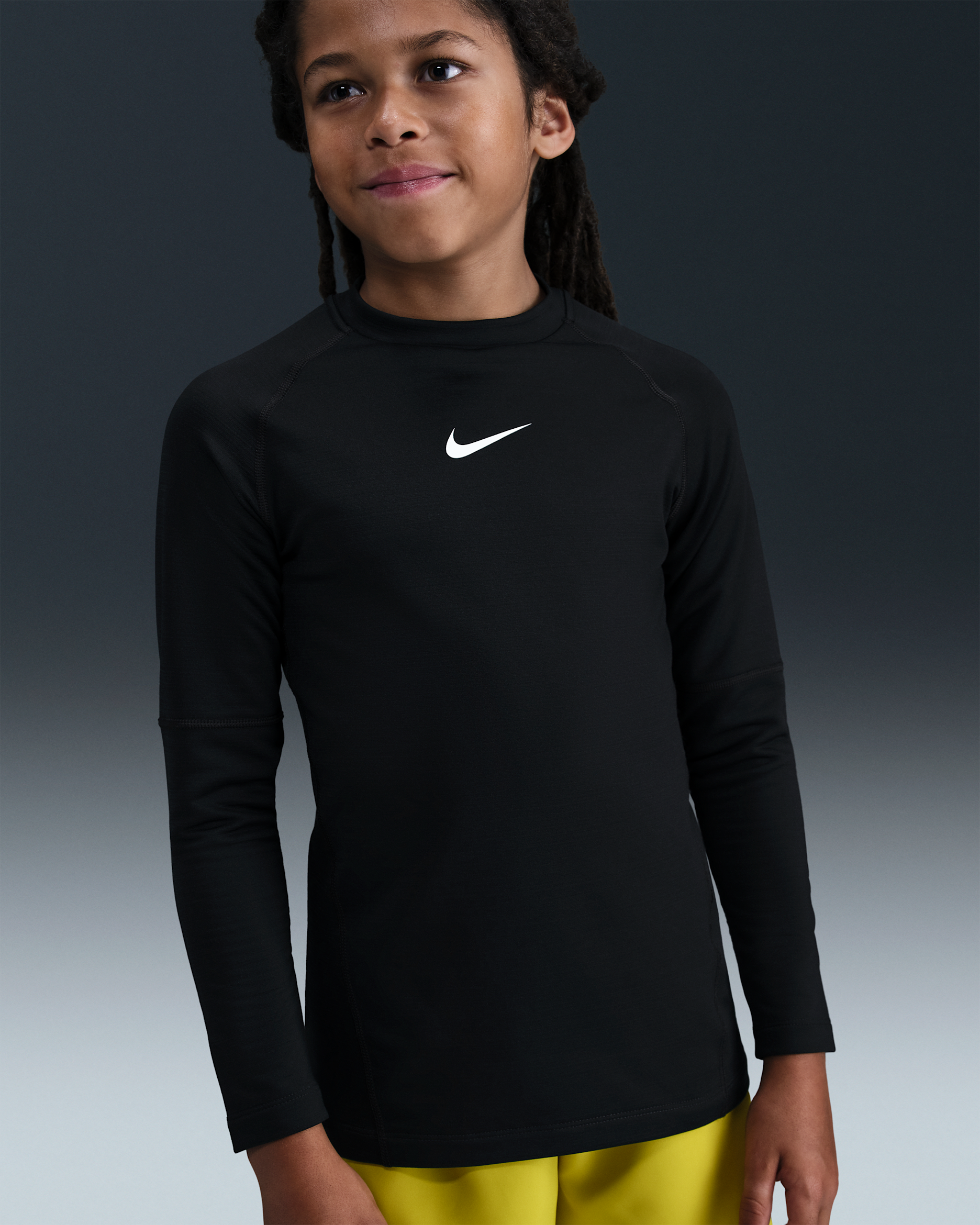 Playera de cuello redondo y manga larga Dri-FIT para niño talla grande Nike Pro - Negro/Blanco