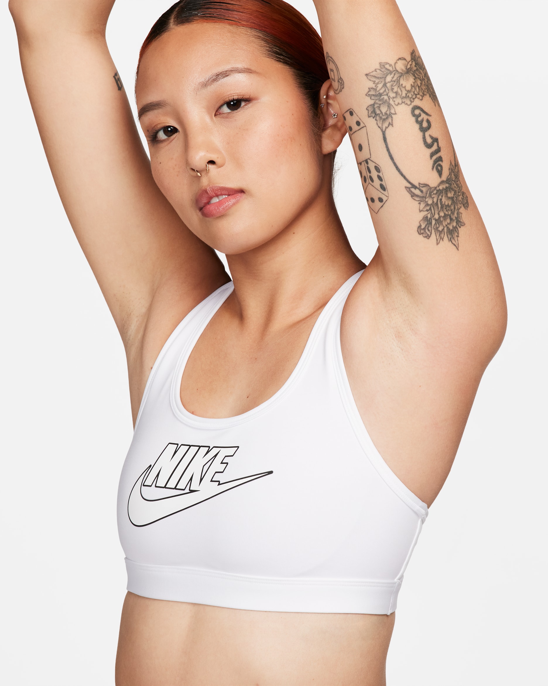 ナイキ スウッシュ ミディアムサポート ウィメンズ パッディド ロゴ スポーツブラ - ホワイト/ブラック/ホワイト