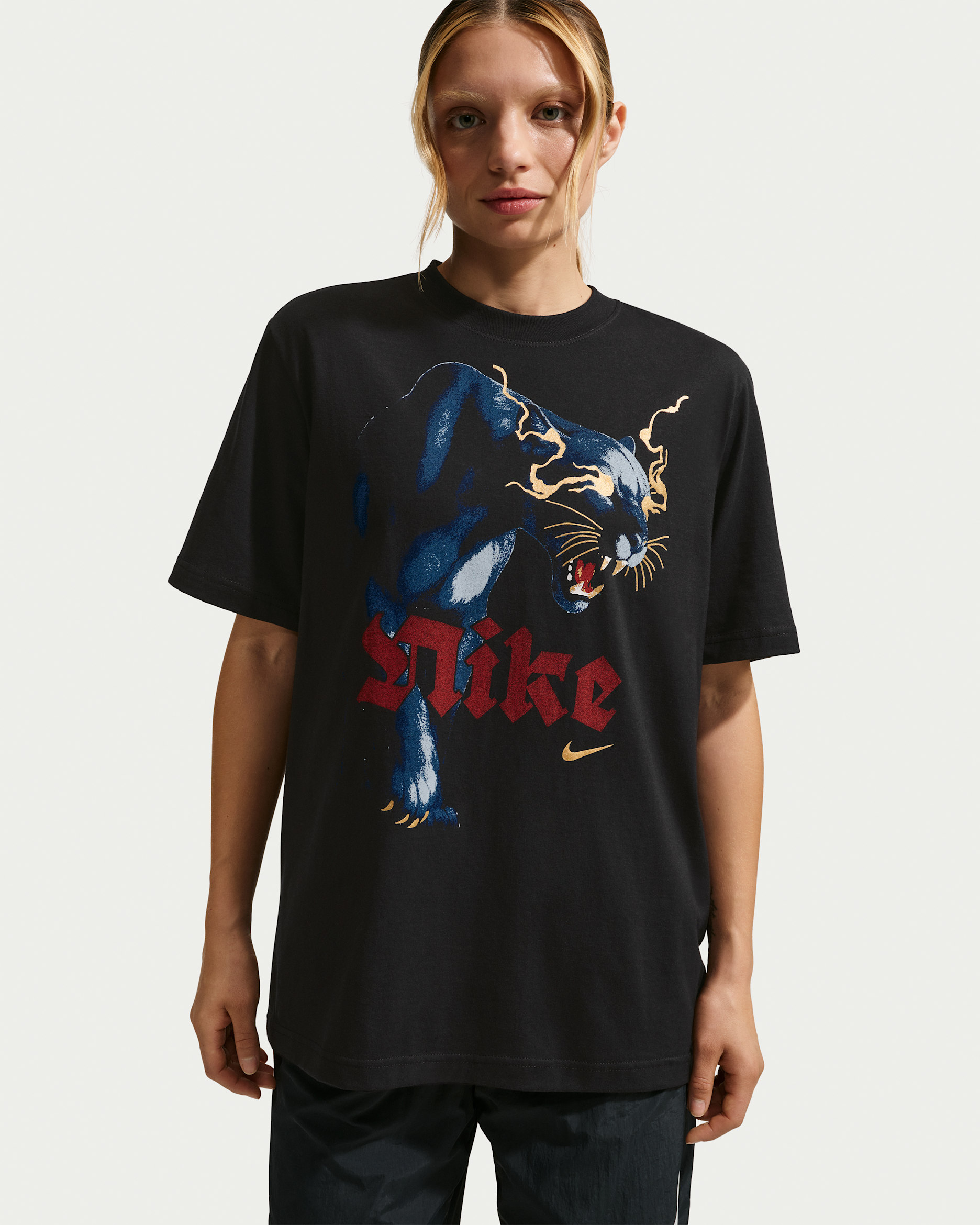Nike Sportswear Essentials Women's Loose T-Shirt - Black