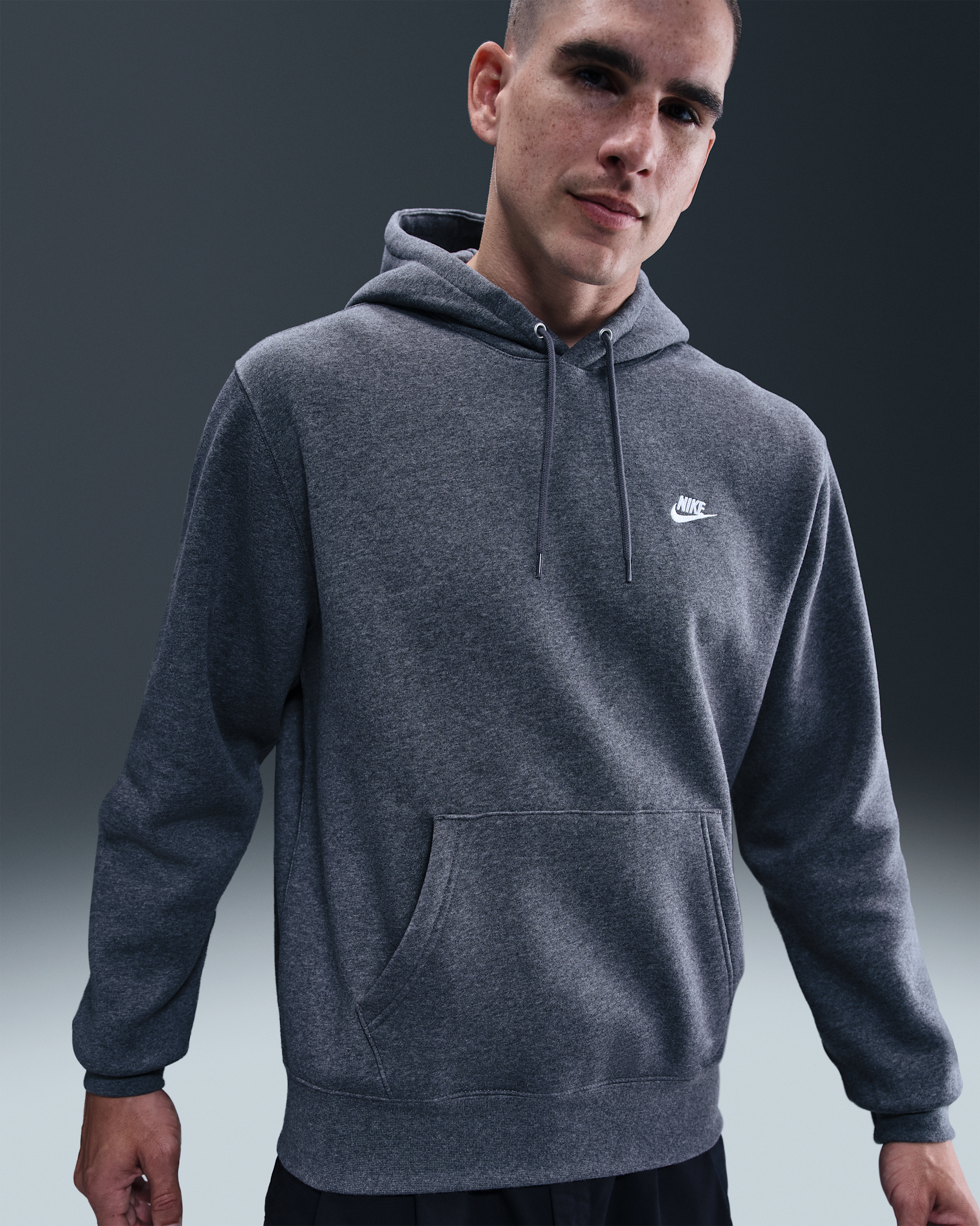 Sweat à capuche en Fleece Nike Club pour homme - Charcoal Heather/Iron Grey/Blanc